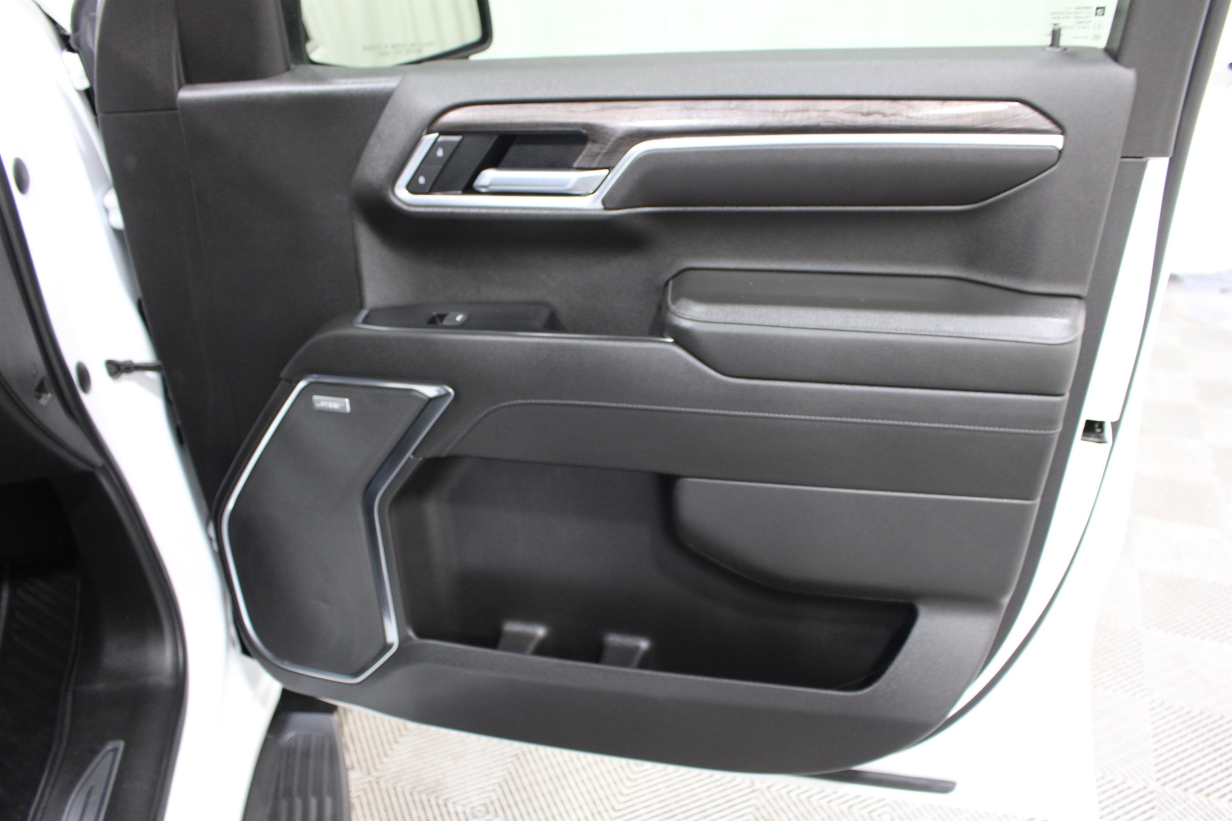 2022 Chevrolet Silverado 1500 LTZ - Photo 27