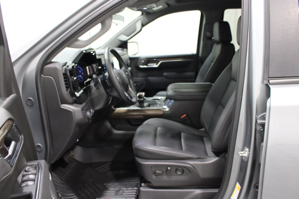 Used 2025 Chevrolet Silverado 1500 LT Trail Boss Truck Crew Cab