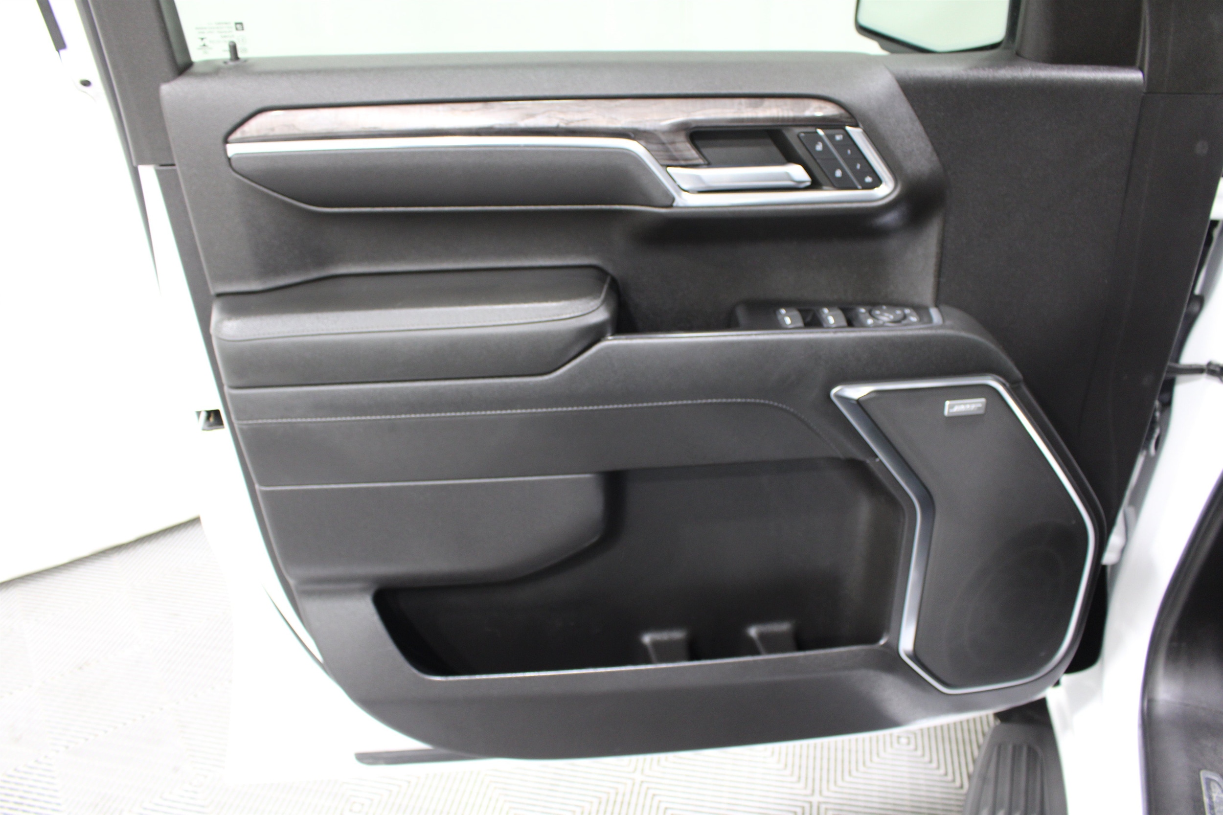 2022 Chevrolet Silverado 1500 LTZ - Photo 6