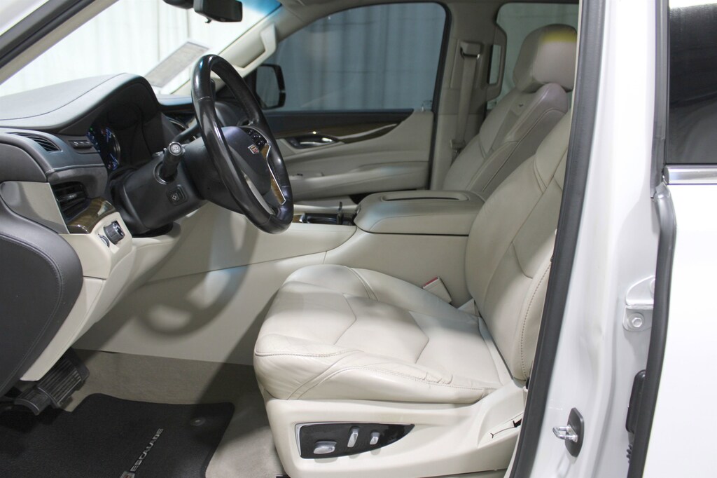 Used 2018 Cadillac Escalade Luxury SUV