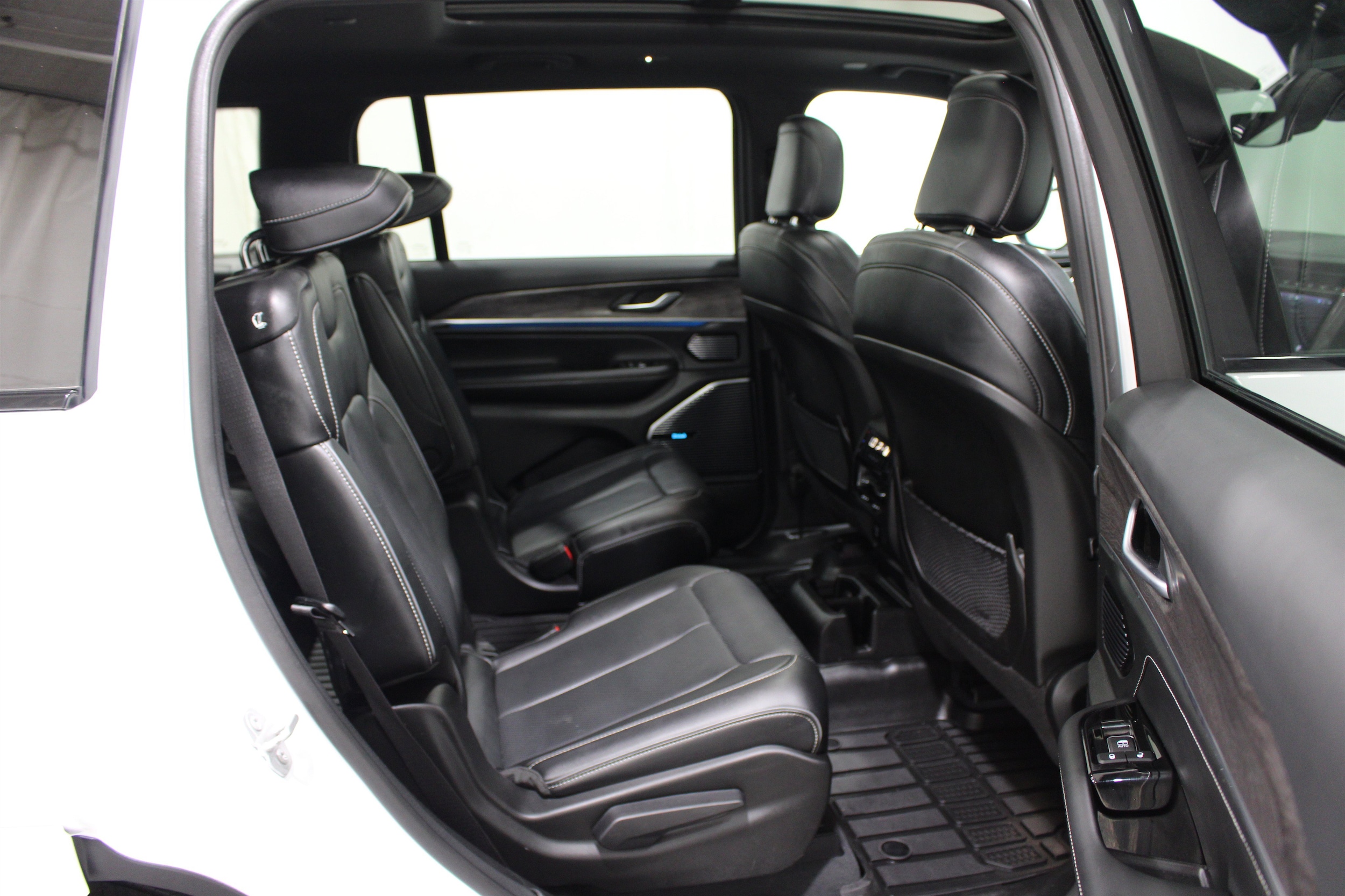 2023 Jeep Grand Cherokee L Overland - Photo 28