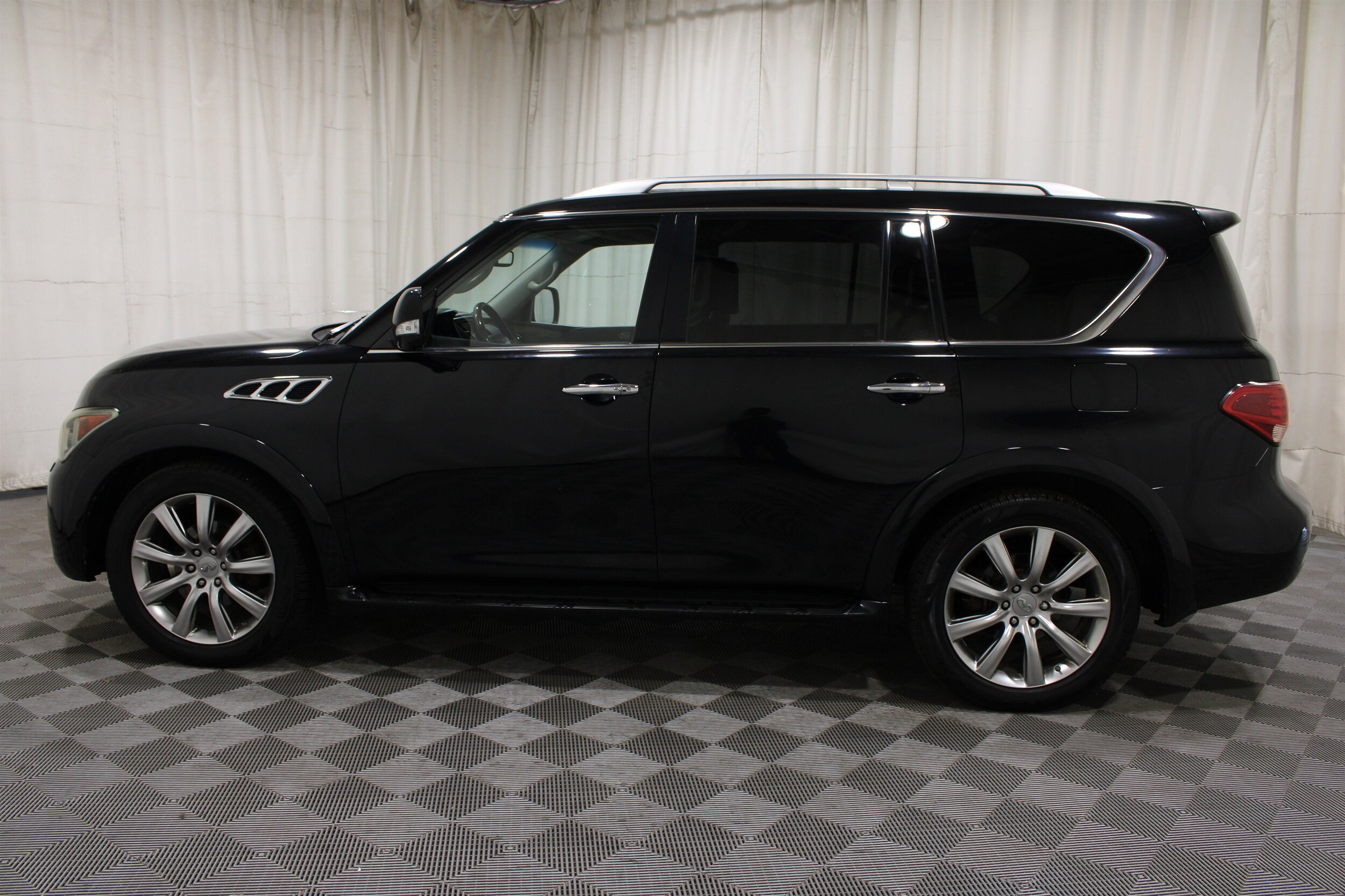 2011 INFINITI QX 56 - Photo 38