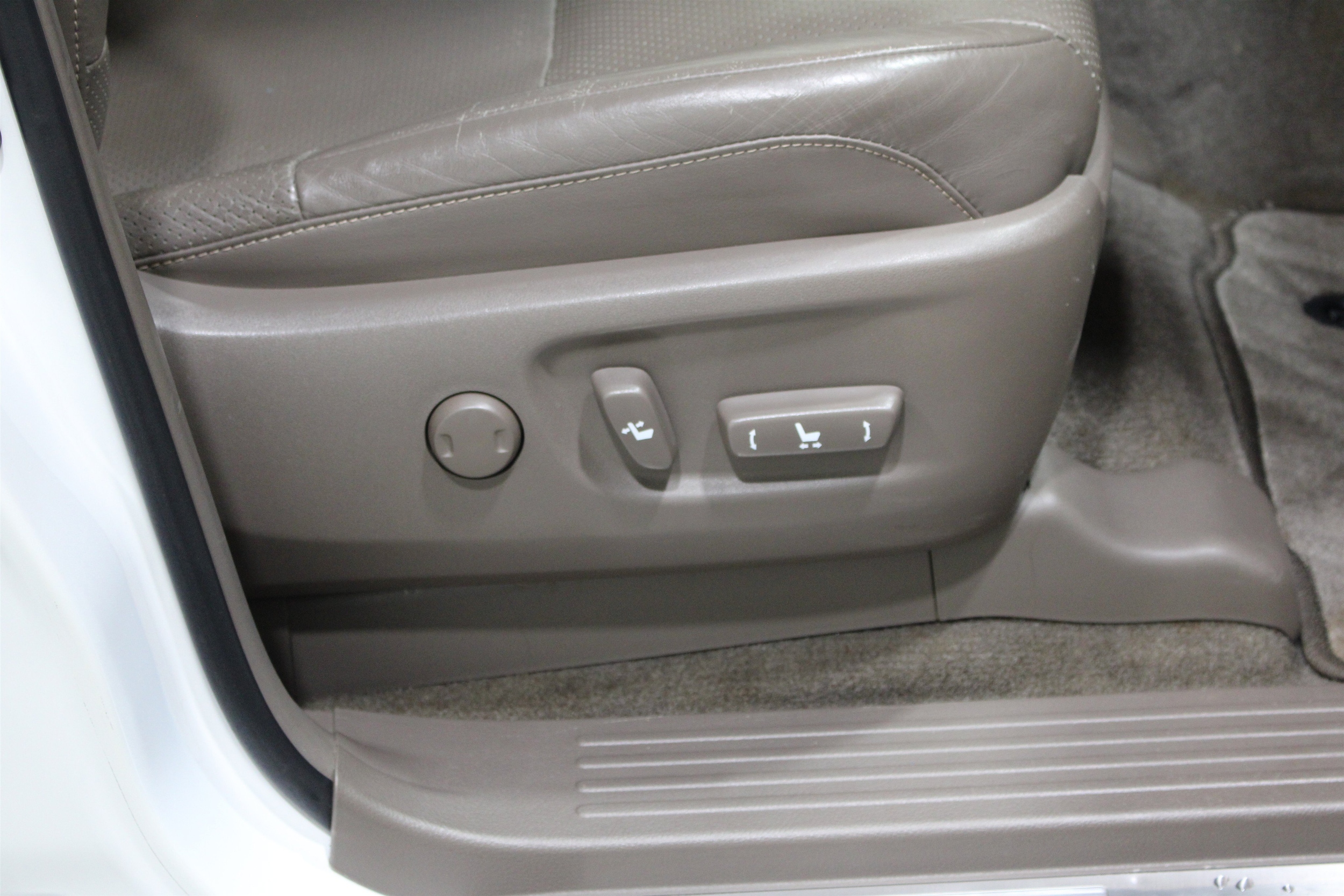 2016 Lexus GX Luxury - Photo 29