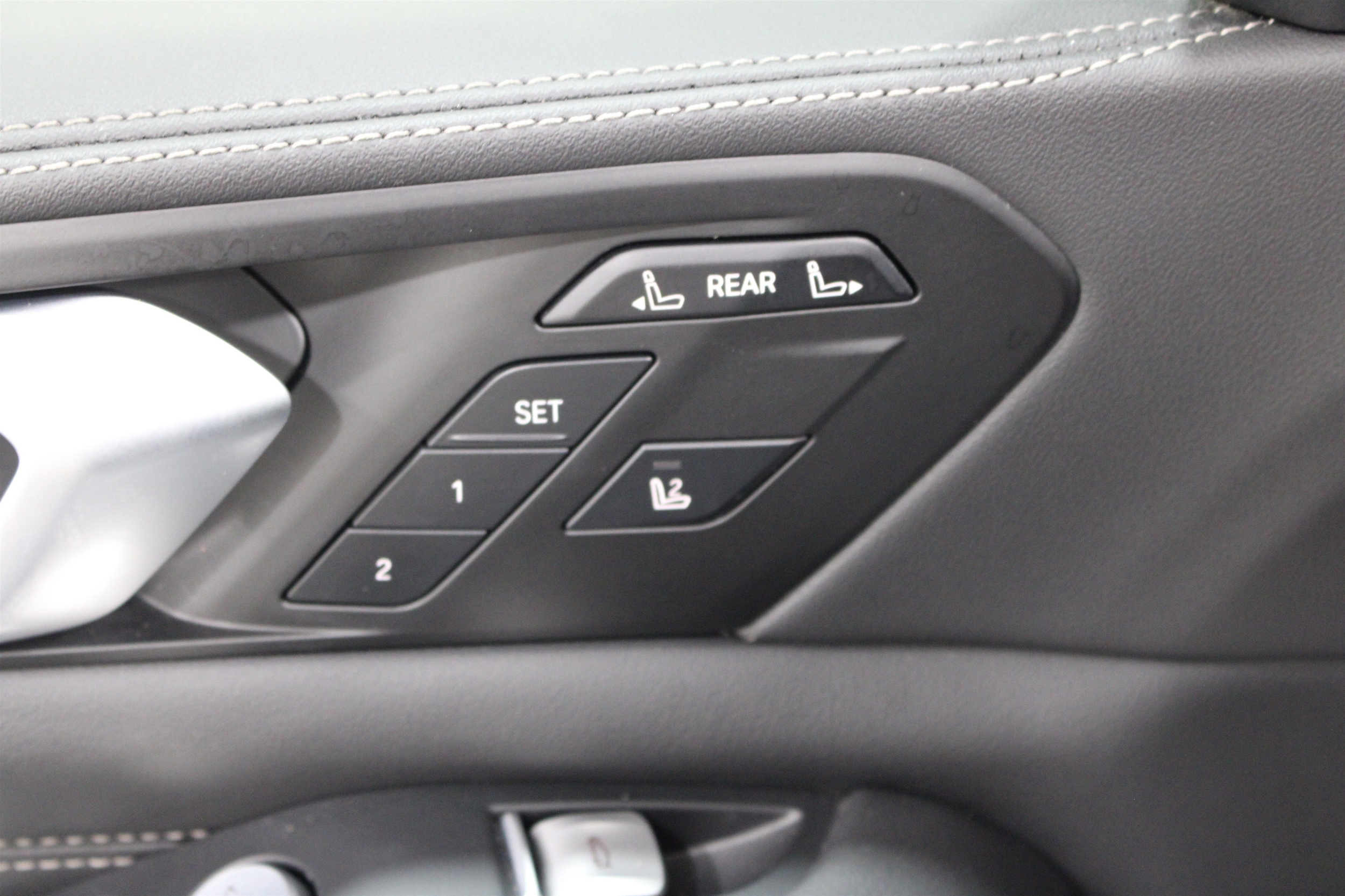 2025 BMW X7 40i - Photo 8