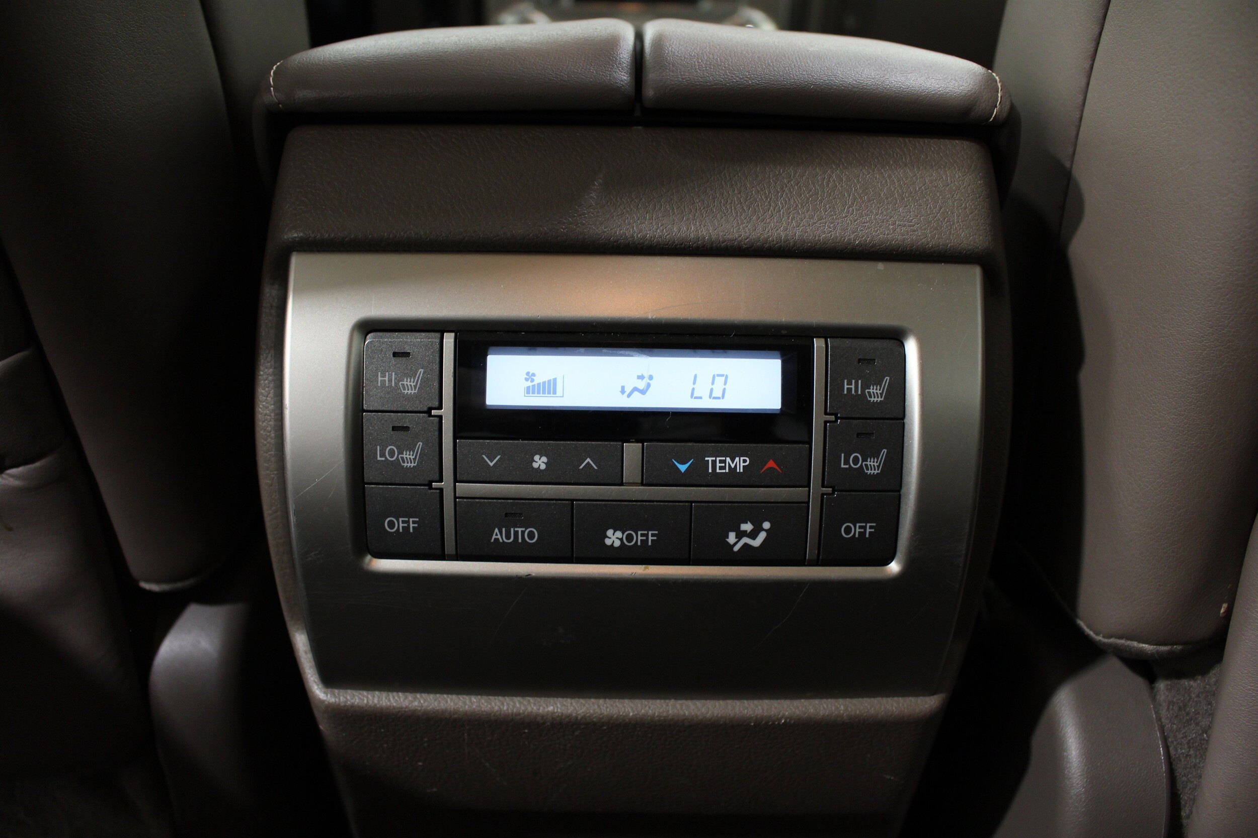 2016 Lexus GX Luxury - Photo 25