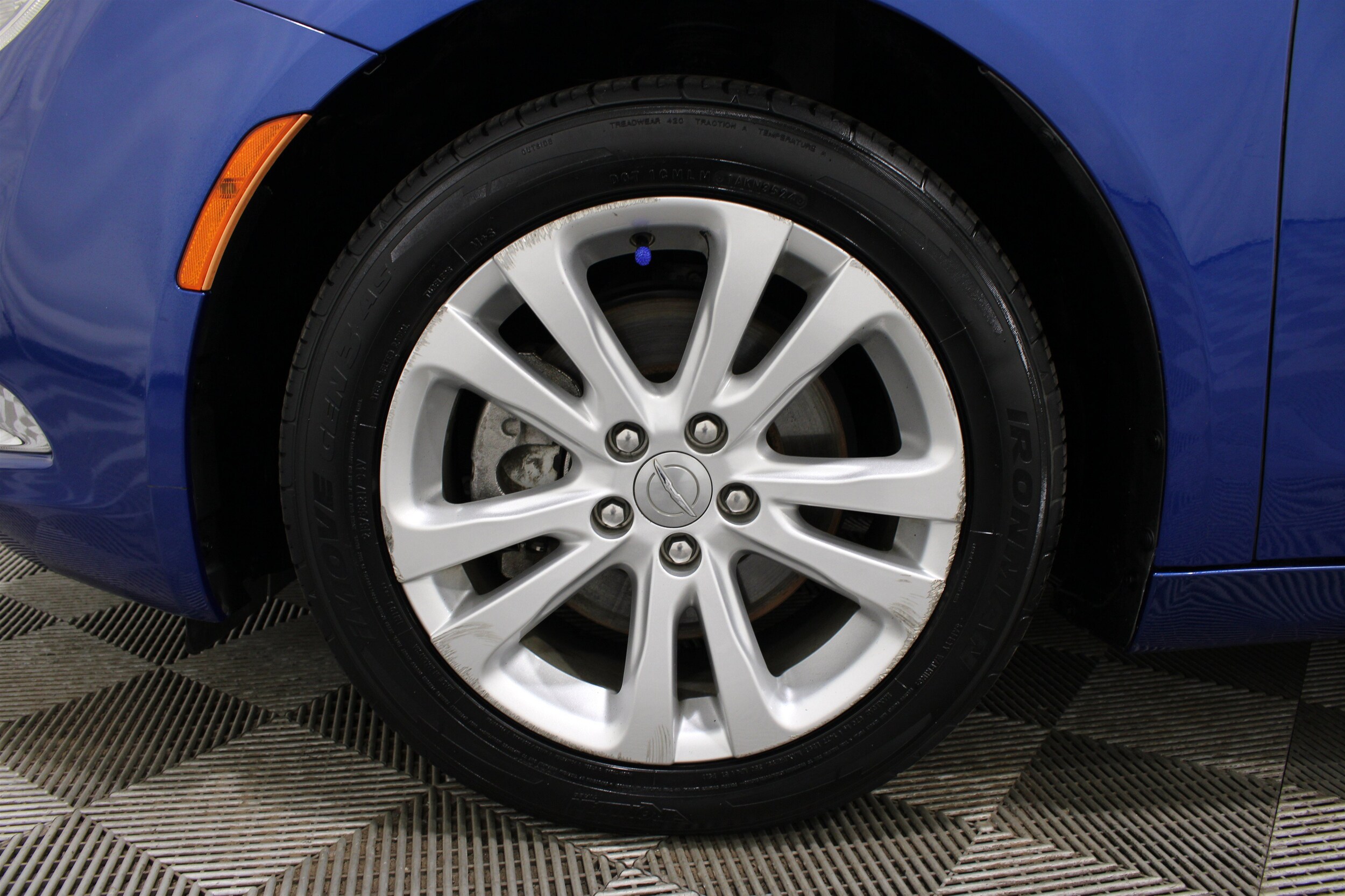 2015 Chrysler 200 Limited - Photo 30
