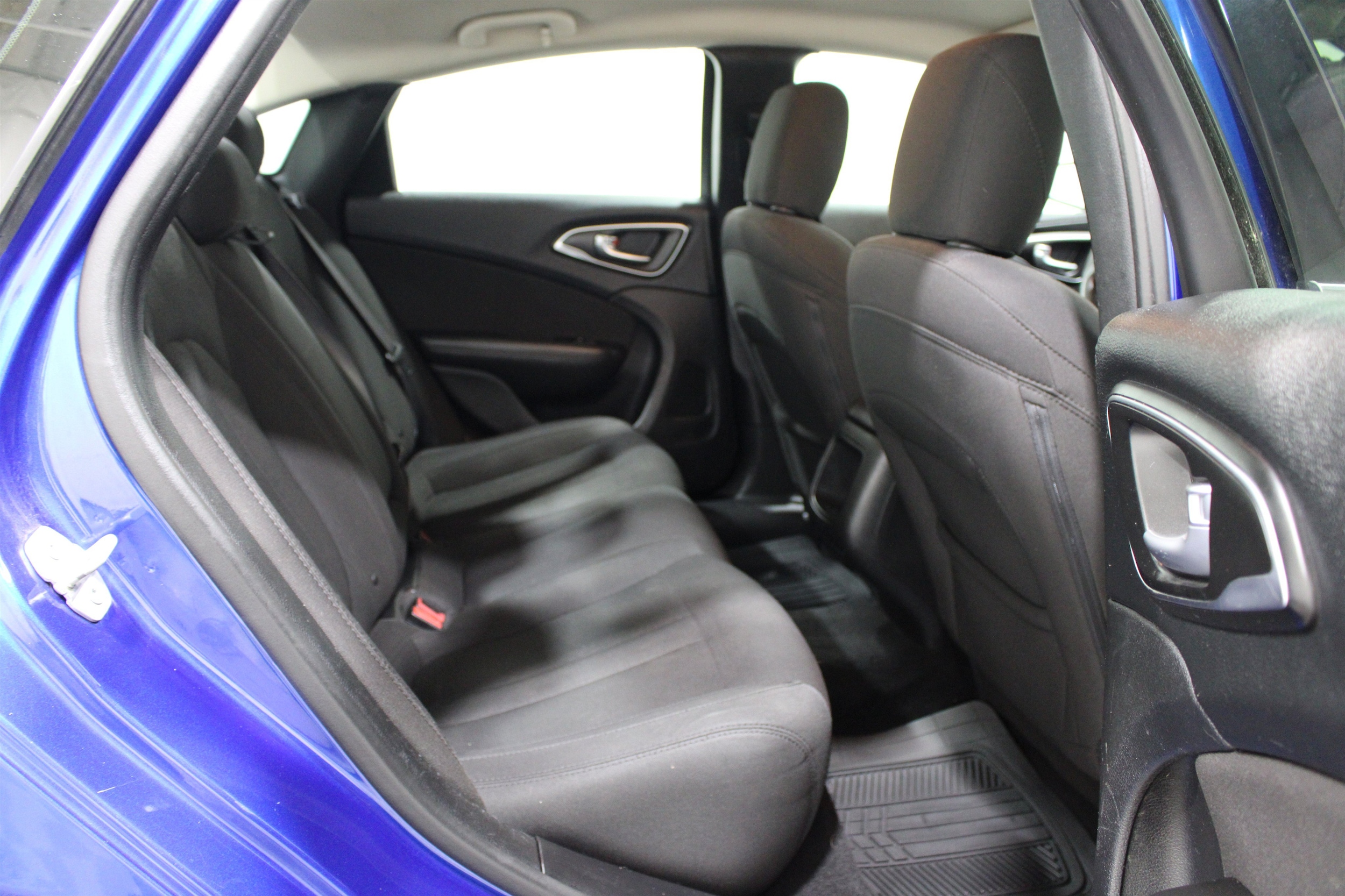 2015 Chrysler 200 Limited - Photo 19