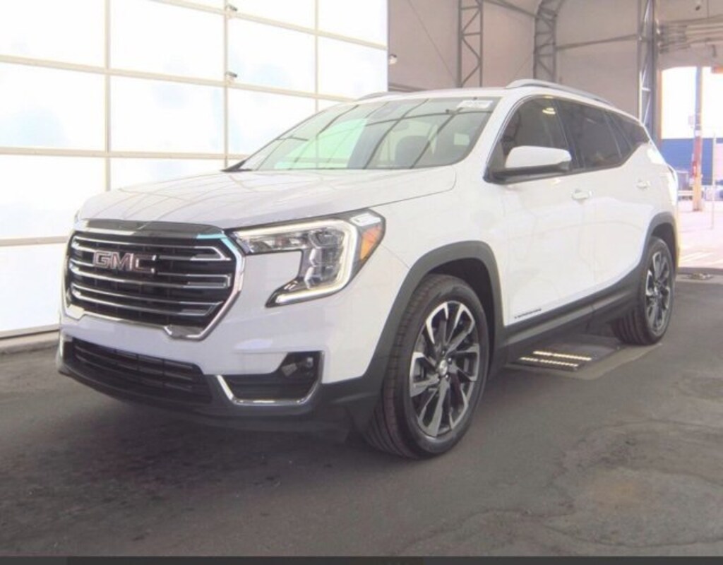 Used 2024 GMC Terrain SLT SUV