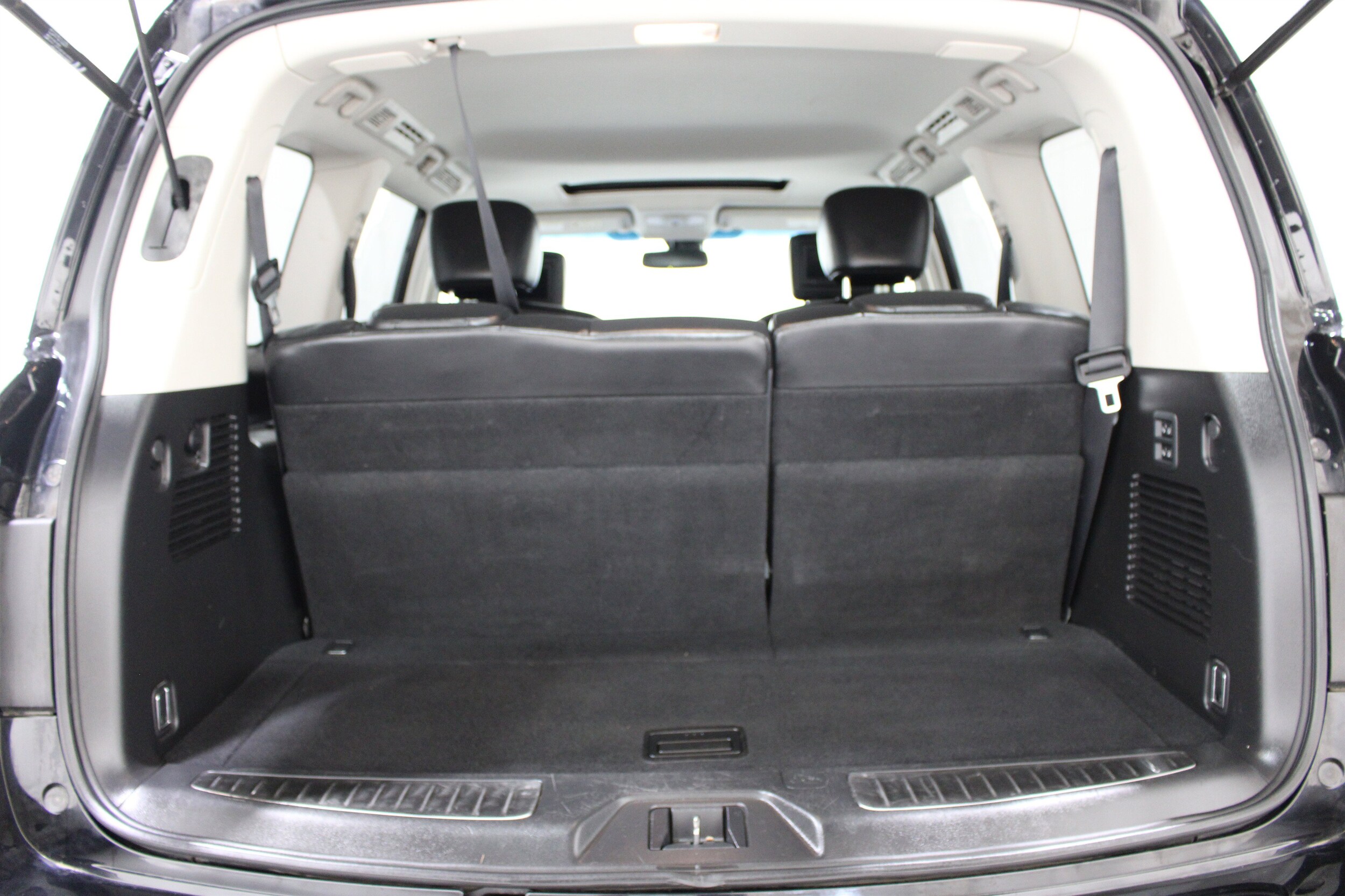2011 INFINITI QX 56 - Photo 25