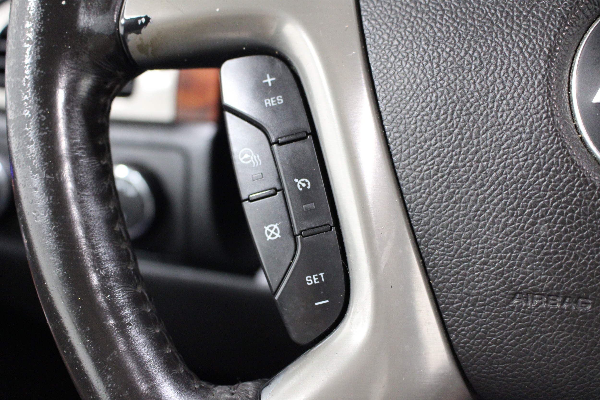 2013 Chevrolet Avalanche LTZ - Photo 11