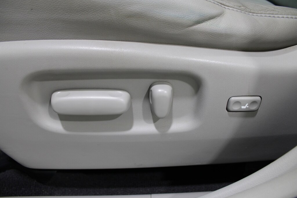 Used 2012 Toyota Highlander V6 AWD SUV