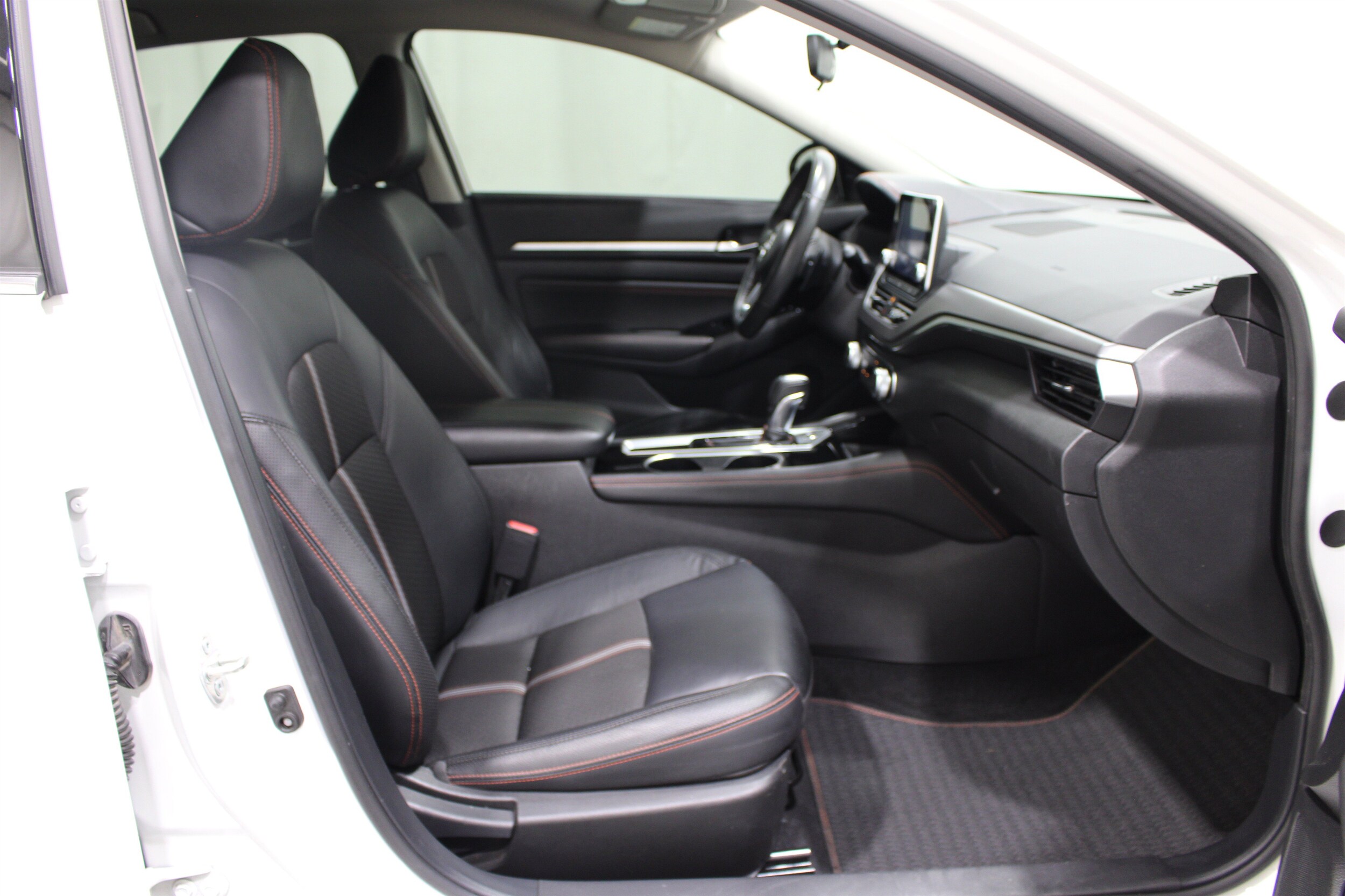 2023 Nissan Altima SR - Photo 22