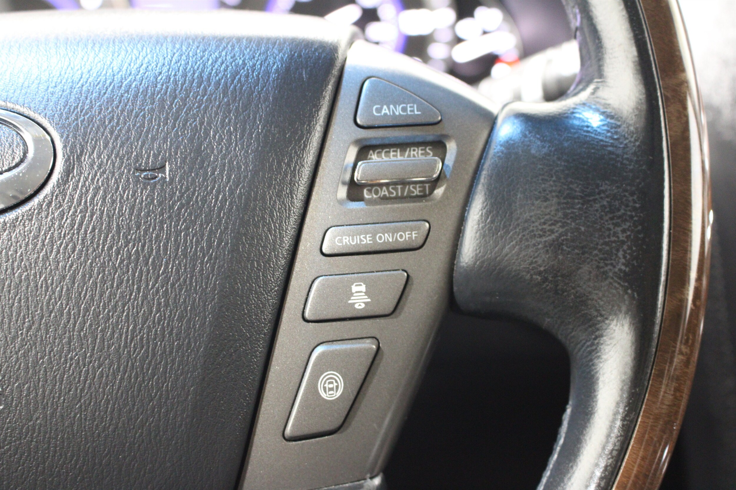 2011 INFINITI QX 56 - Photo 13
