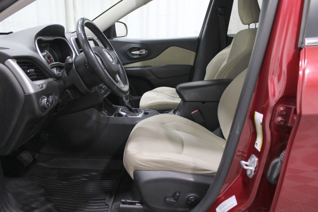 Used 2015 Jeep Cherokee Latitude FWD SUV