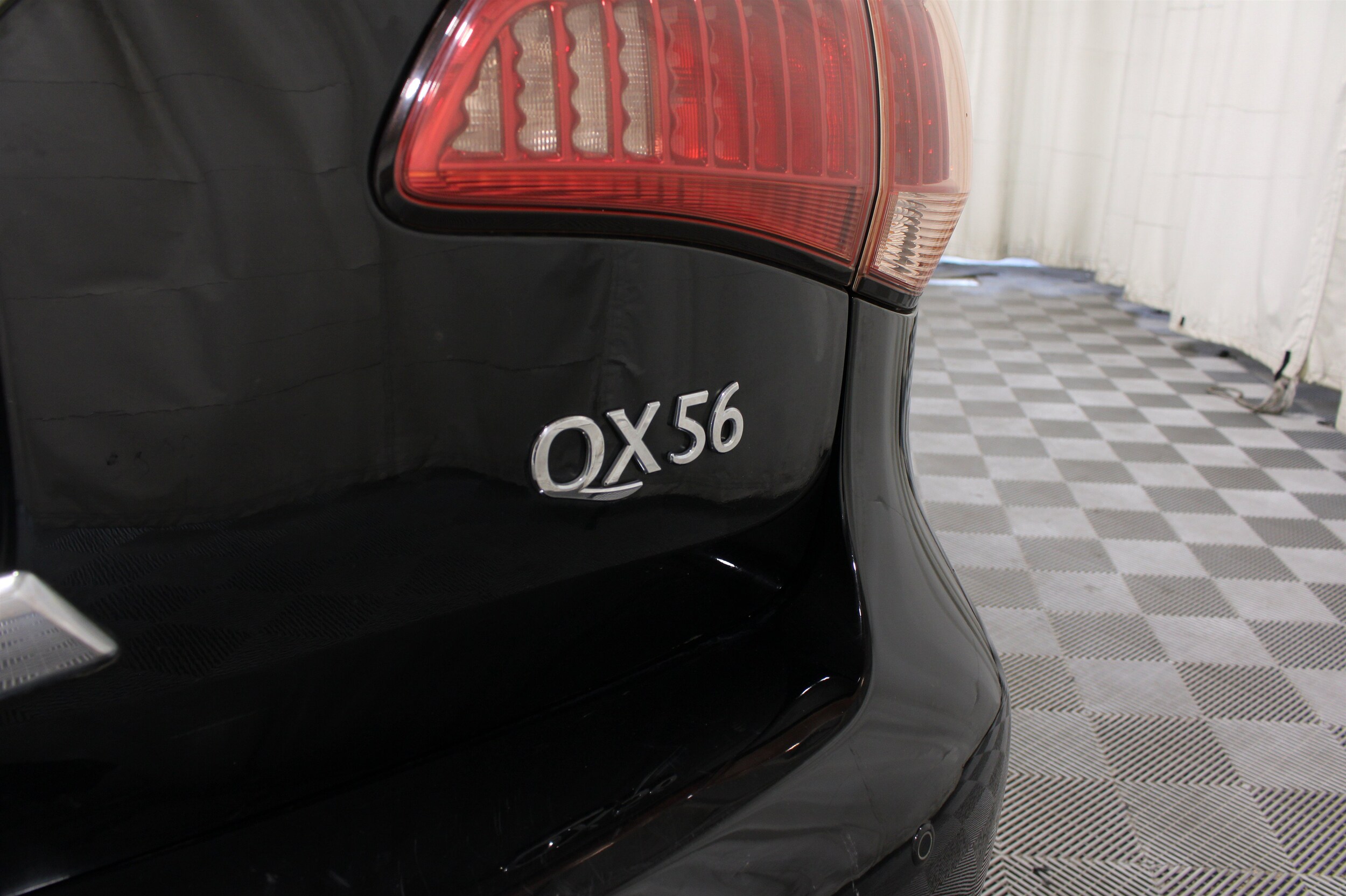 2011 INFINITI QX 56 - Photo 33