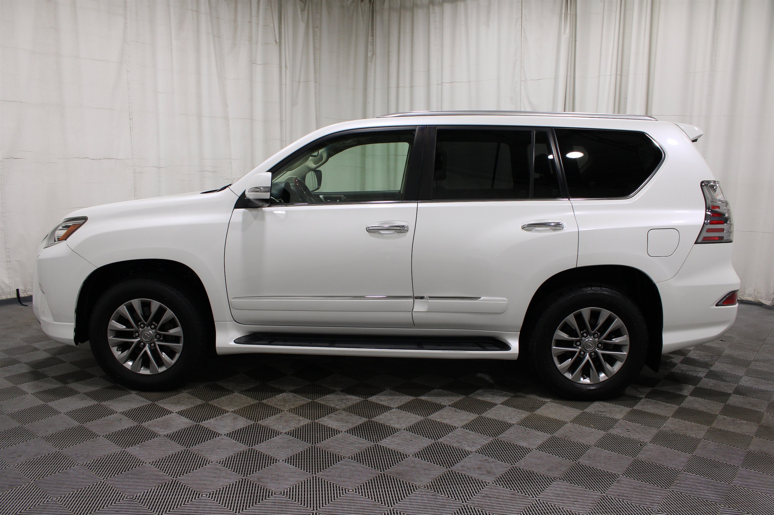 2016 Lexus GX Luxury - Photo 36