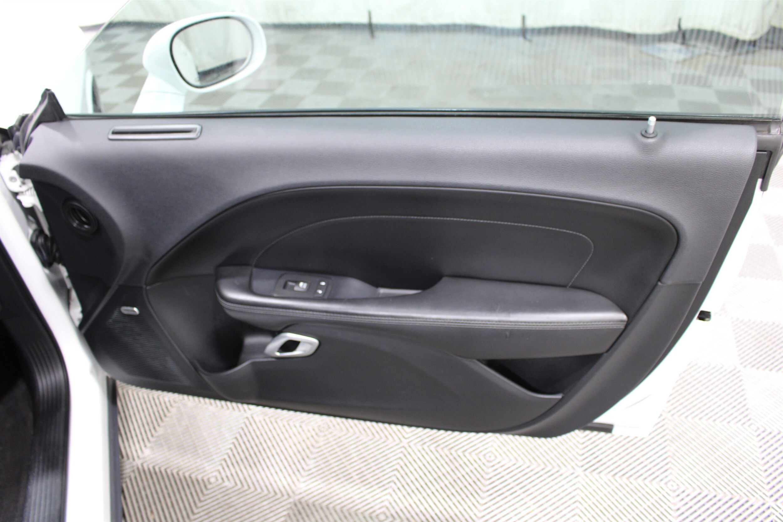 2015 Dodge Challenger R/T - Photo 23