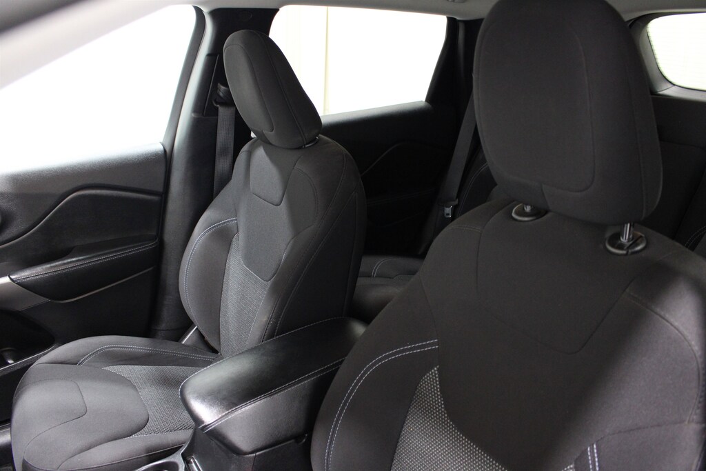 Used 2021 Jeep Cherokee Latitude SUV