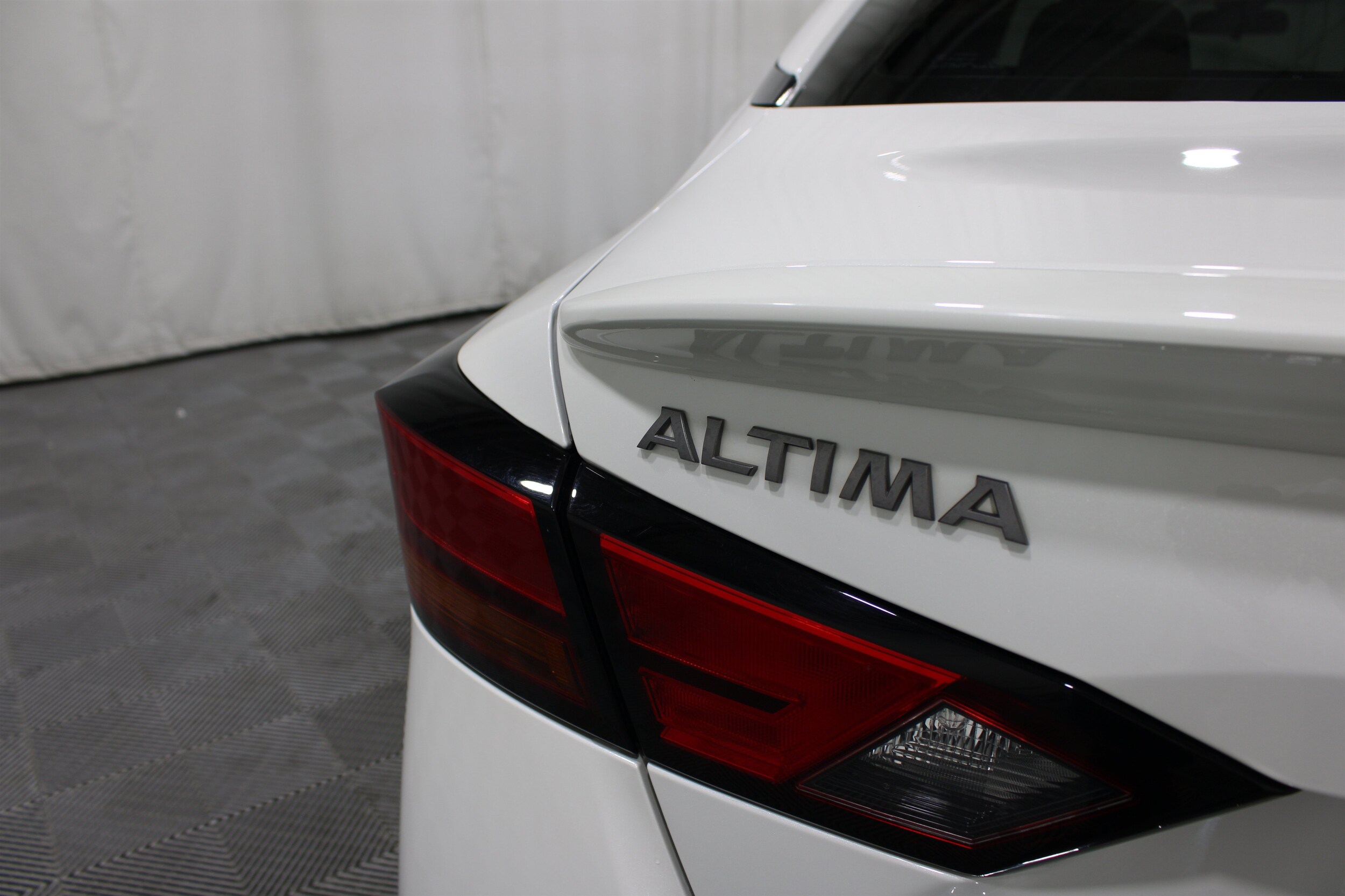 2023 Nissan Altima SR - Photo 25