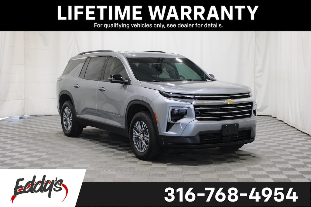 Used 2025 Chevrolet Traverse LT SUV