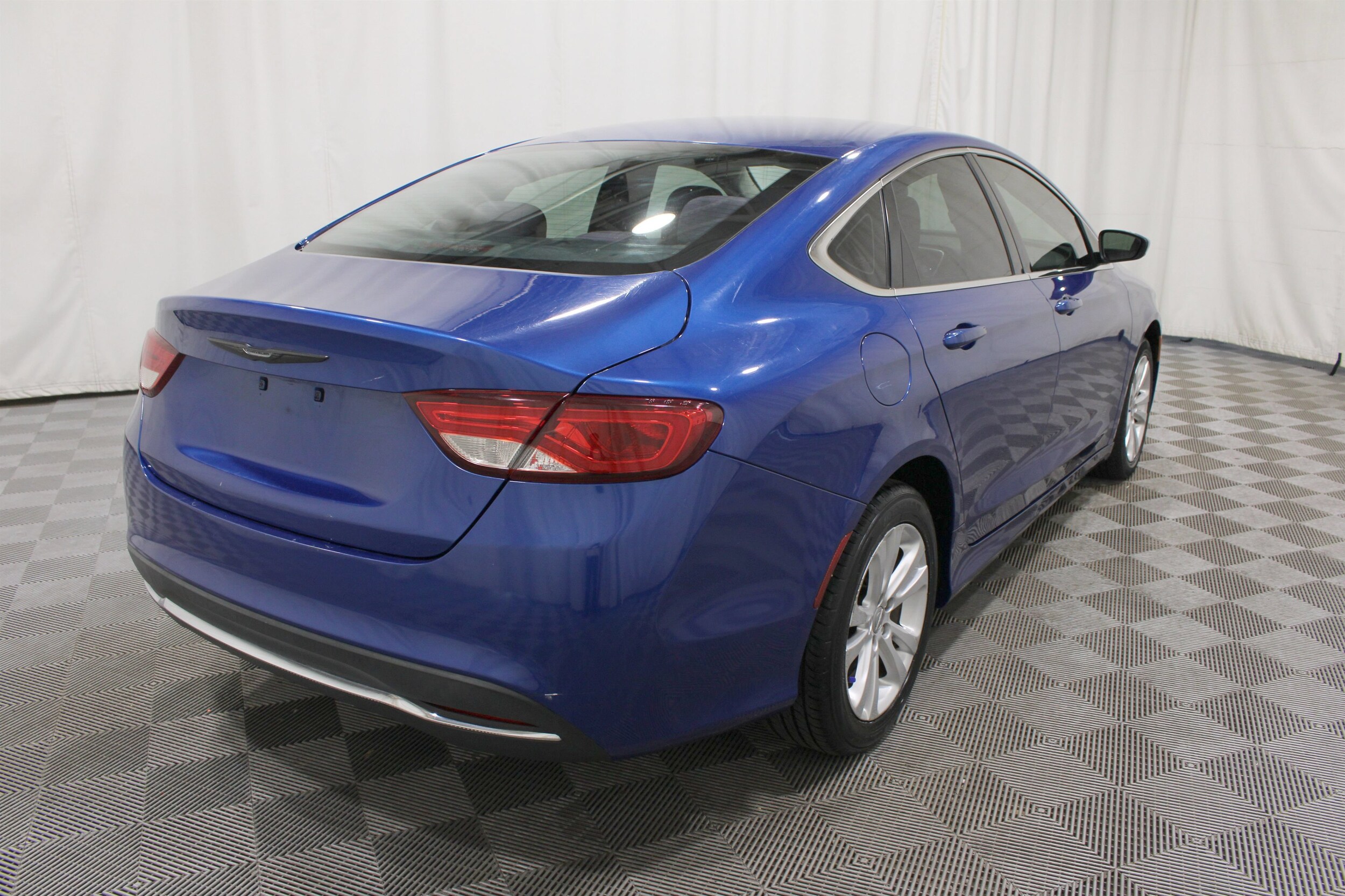 2015 Chrysler 200 Limited - Photo 24