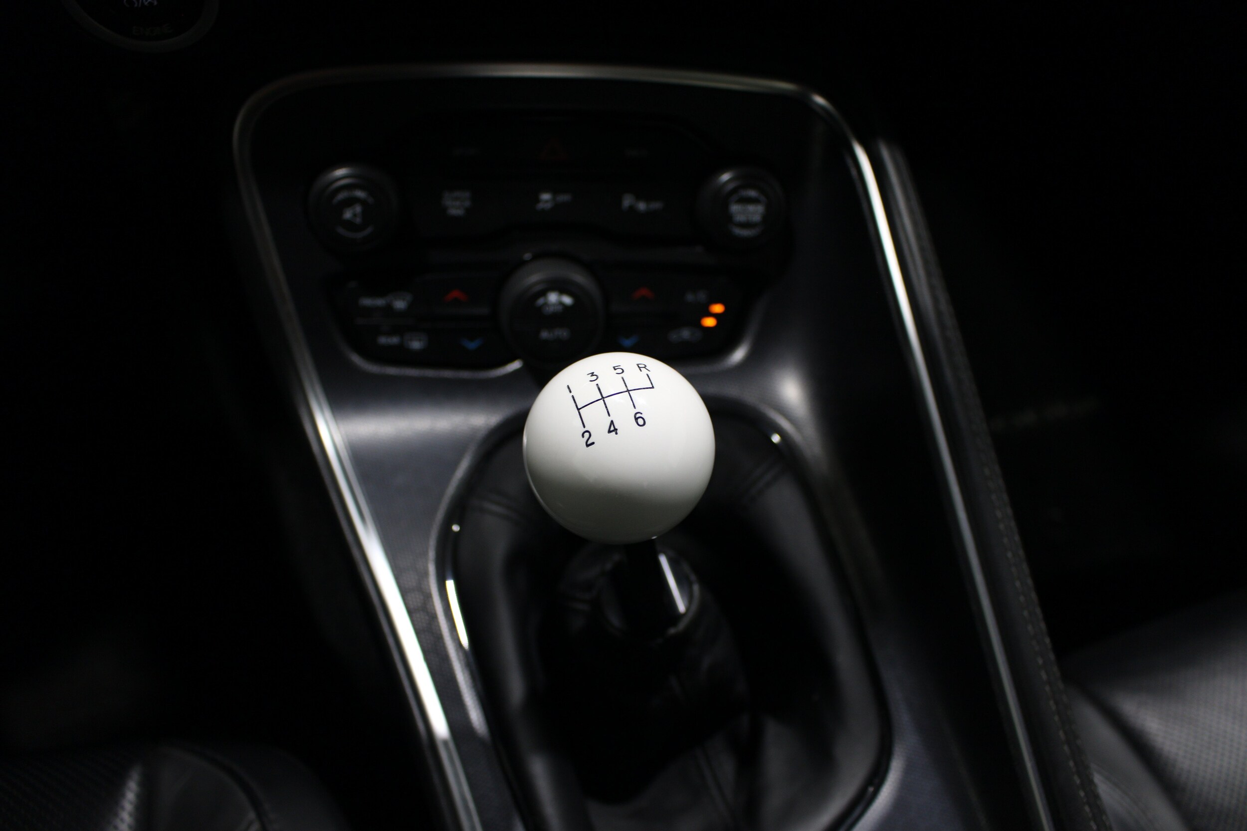 2015 Dodge Challenger R/T - Photo 17