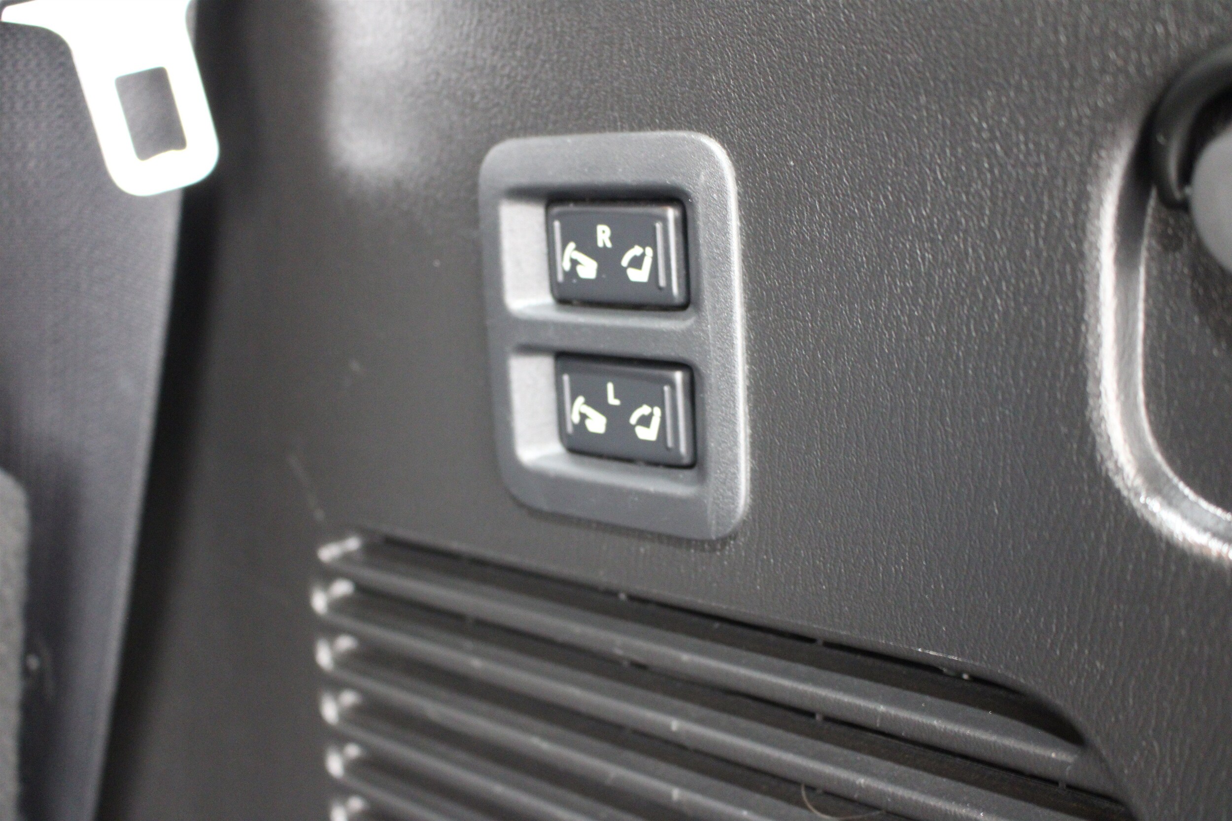 2011 INFINITI QX 56 - Photo 26