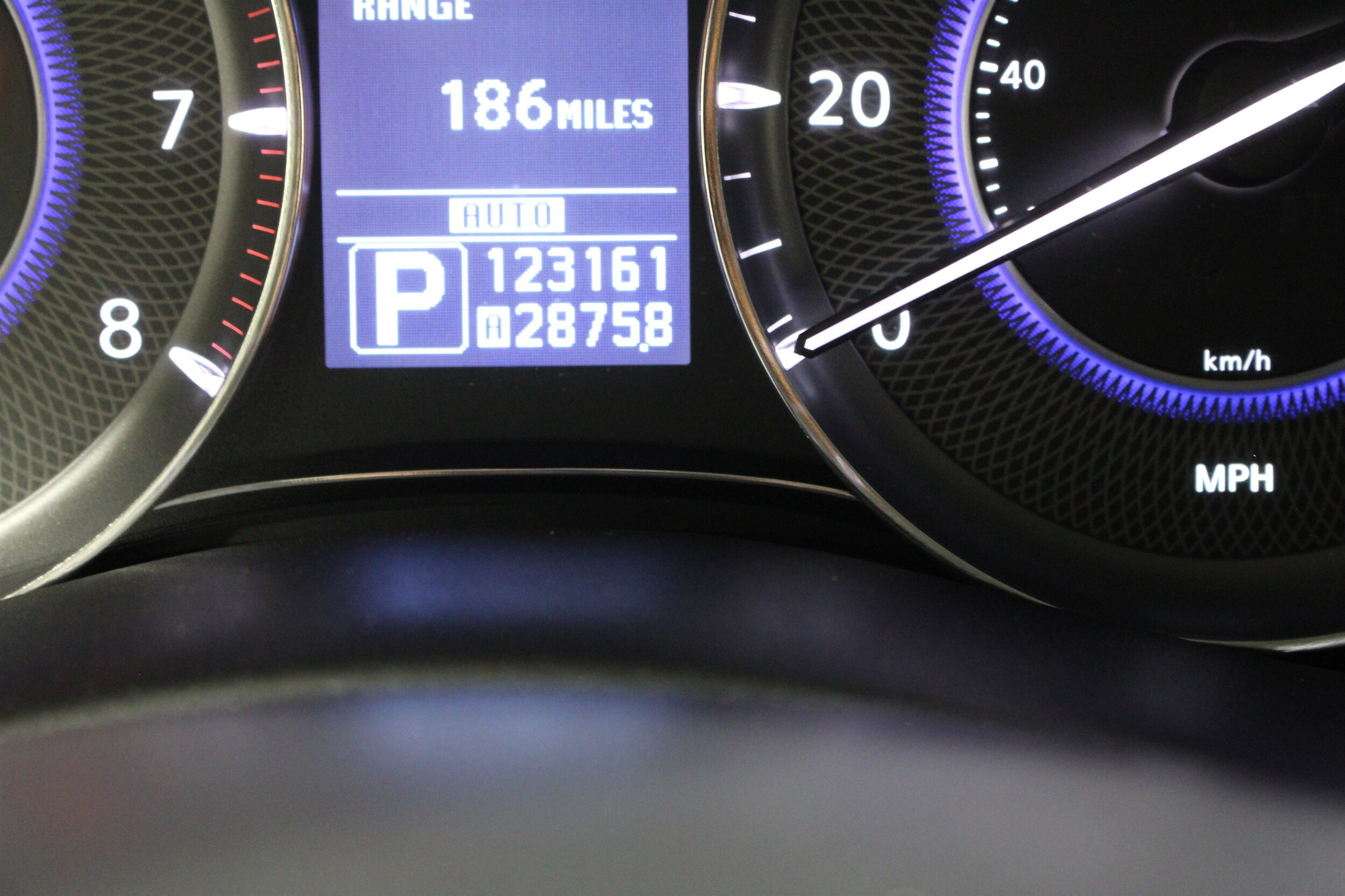 2011 INFINITI QX 56 - Photo 15