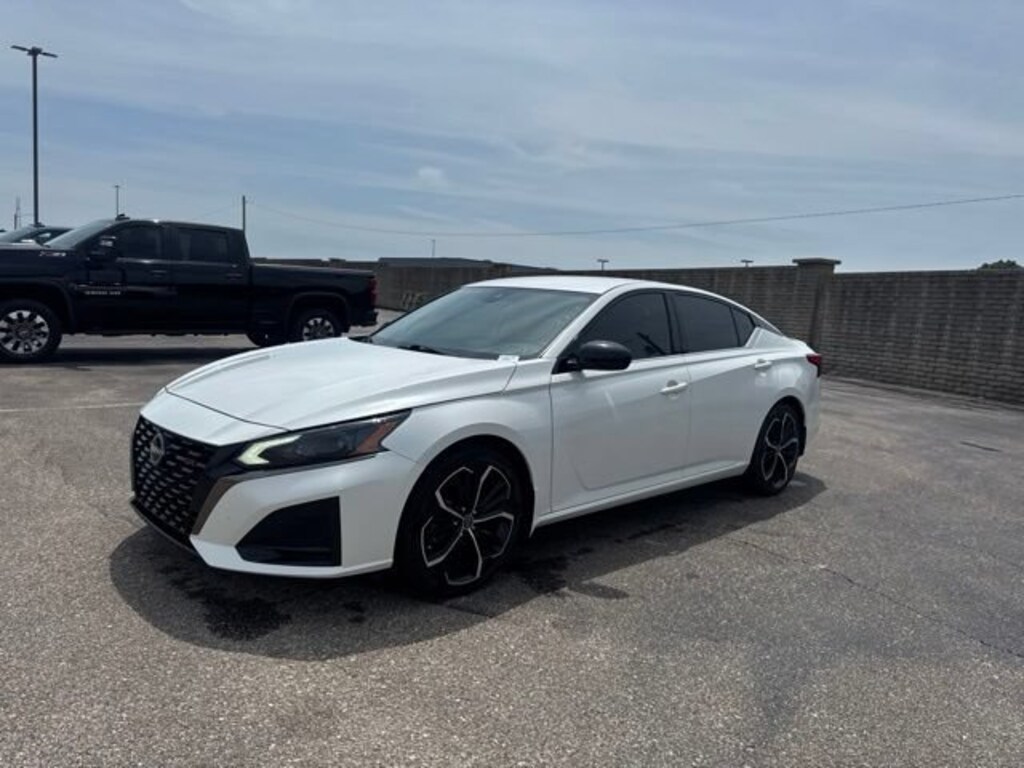 Used 2023 Nissan Altima 2.5 SR Sedan