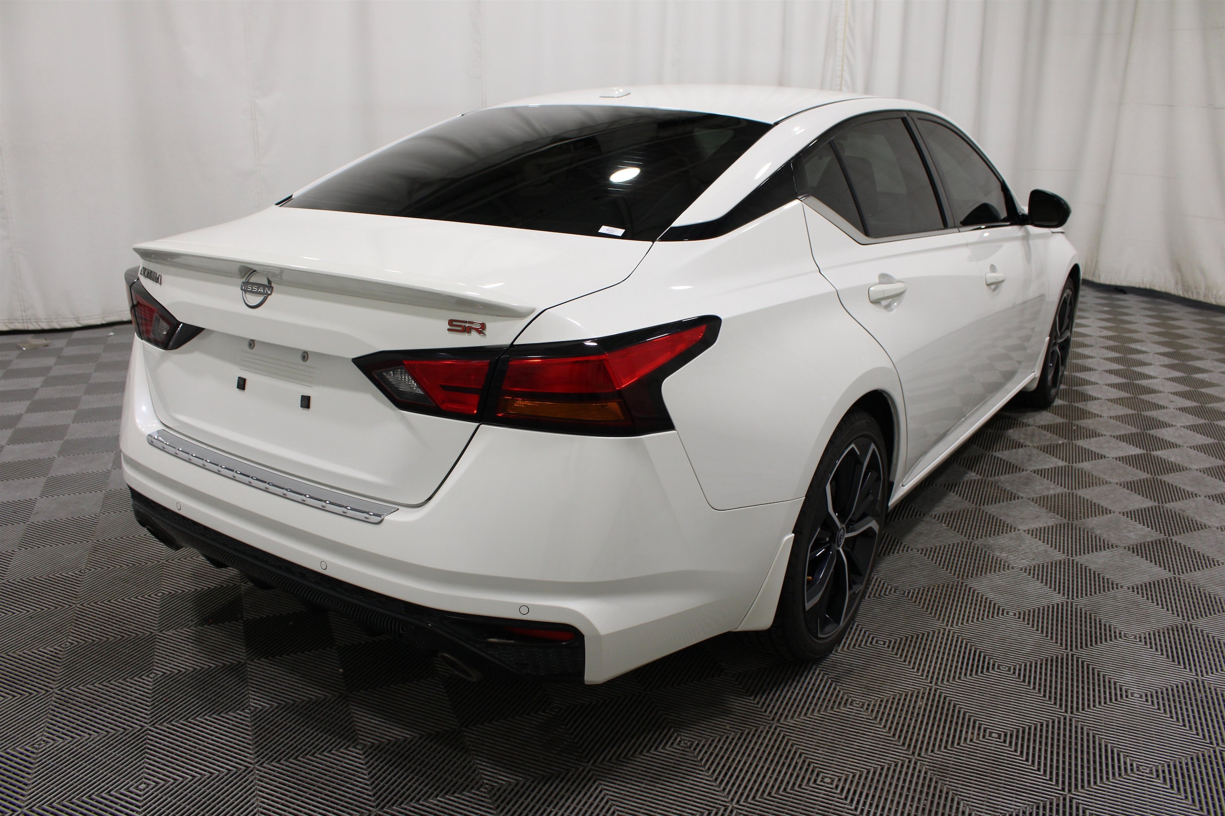2023 Nissan Altima SR - Photo 27