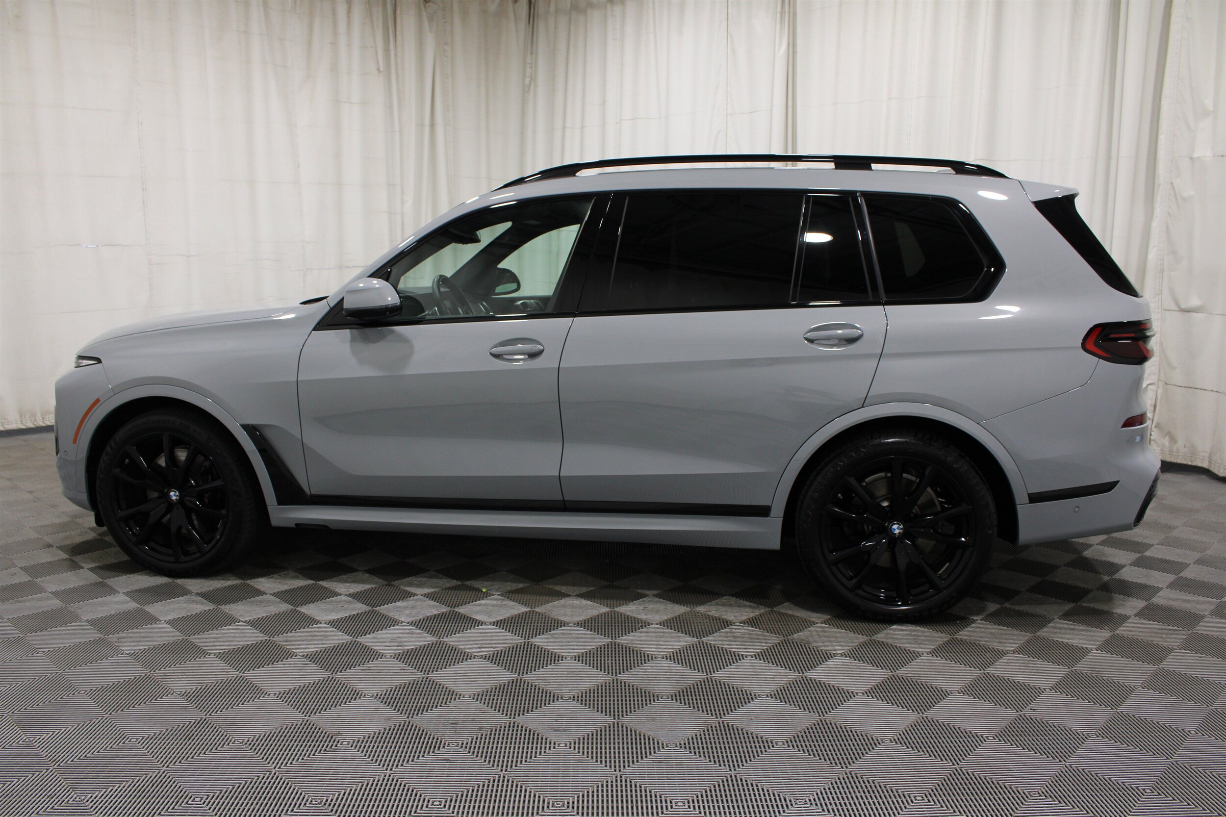 2025 BMW X7 40i - Photo 41