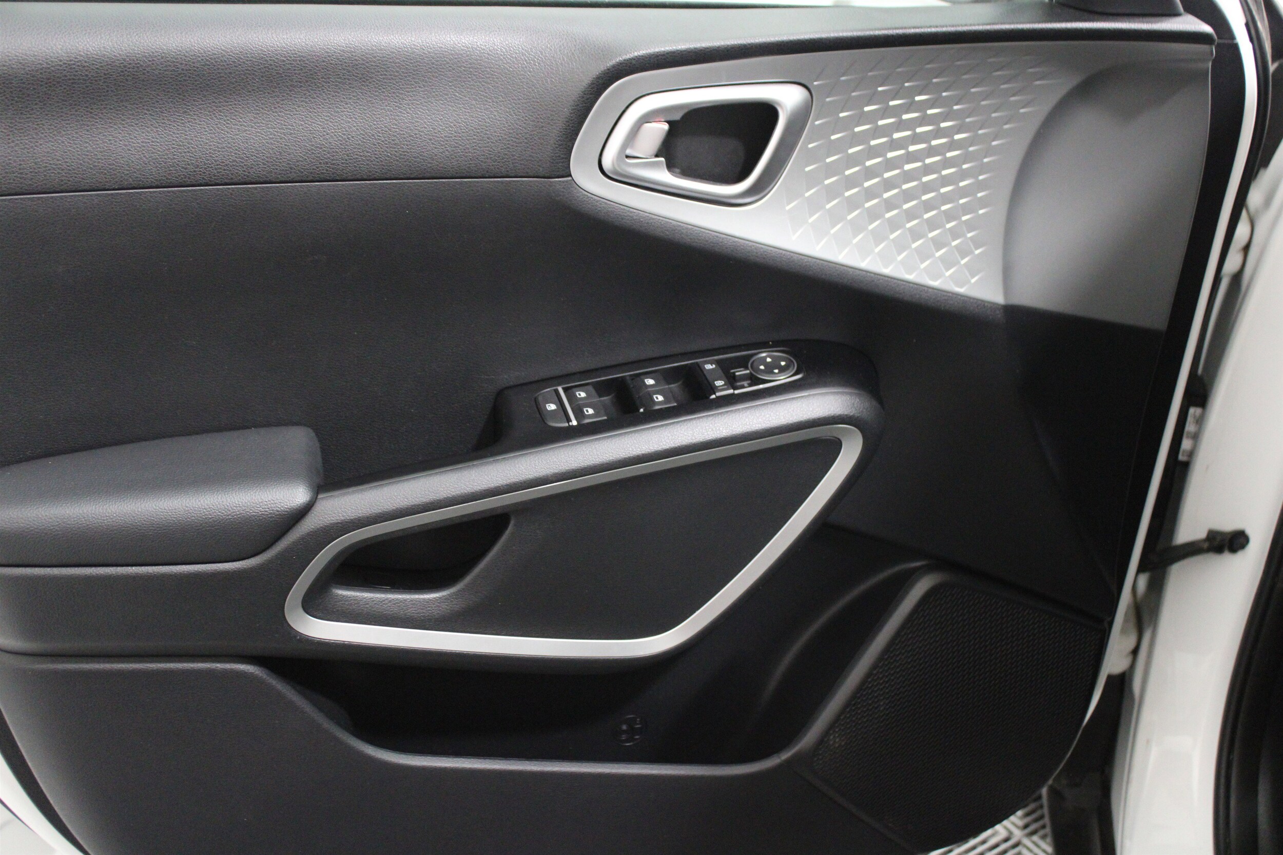 2020 Kia Soul LX photo 3