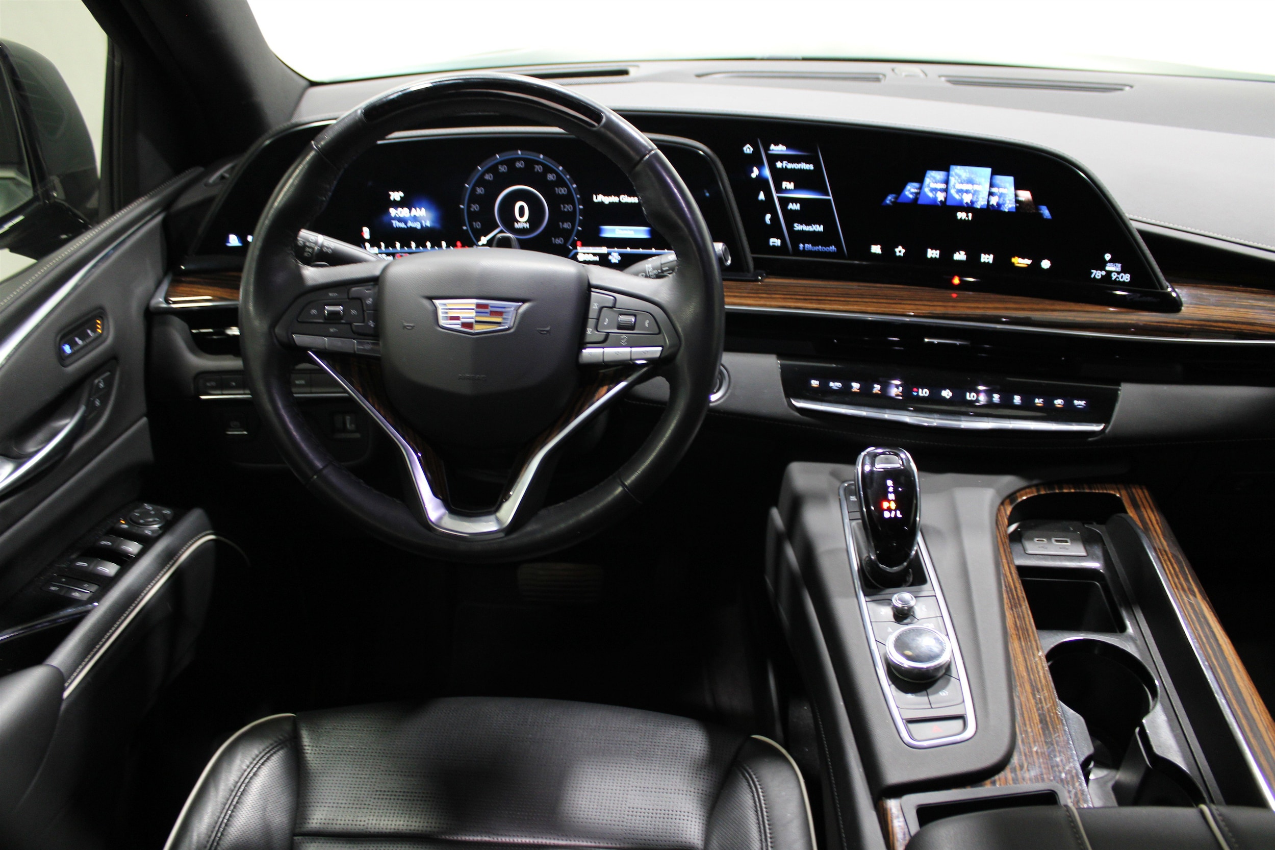 2023 Cadillac Escalade Premium Luxury photo 2