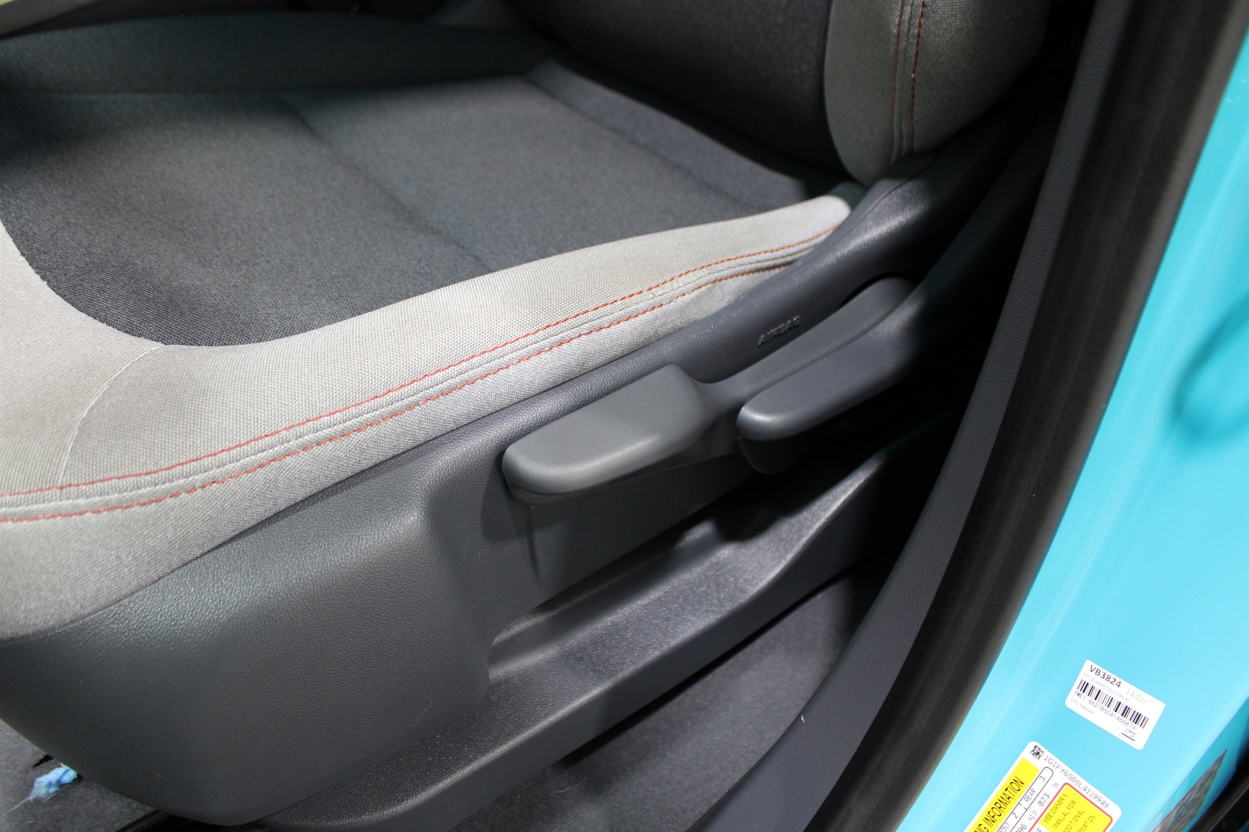 2020 Chevrolet Bolt EV photo 3
