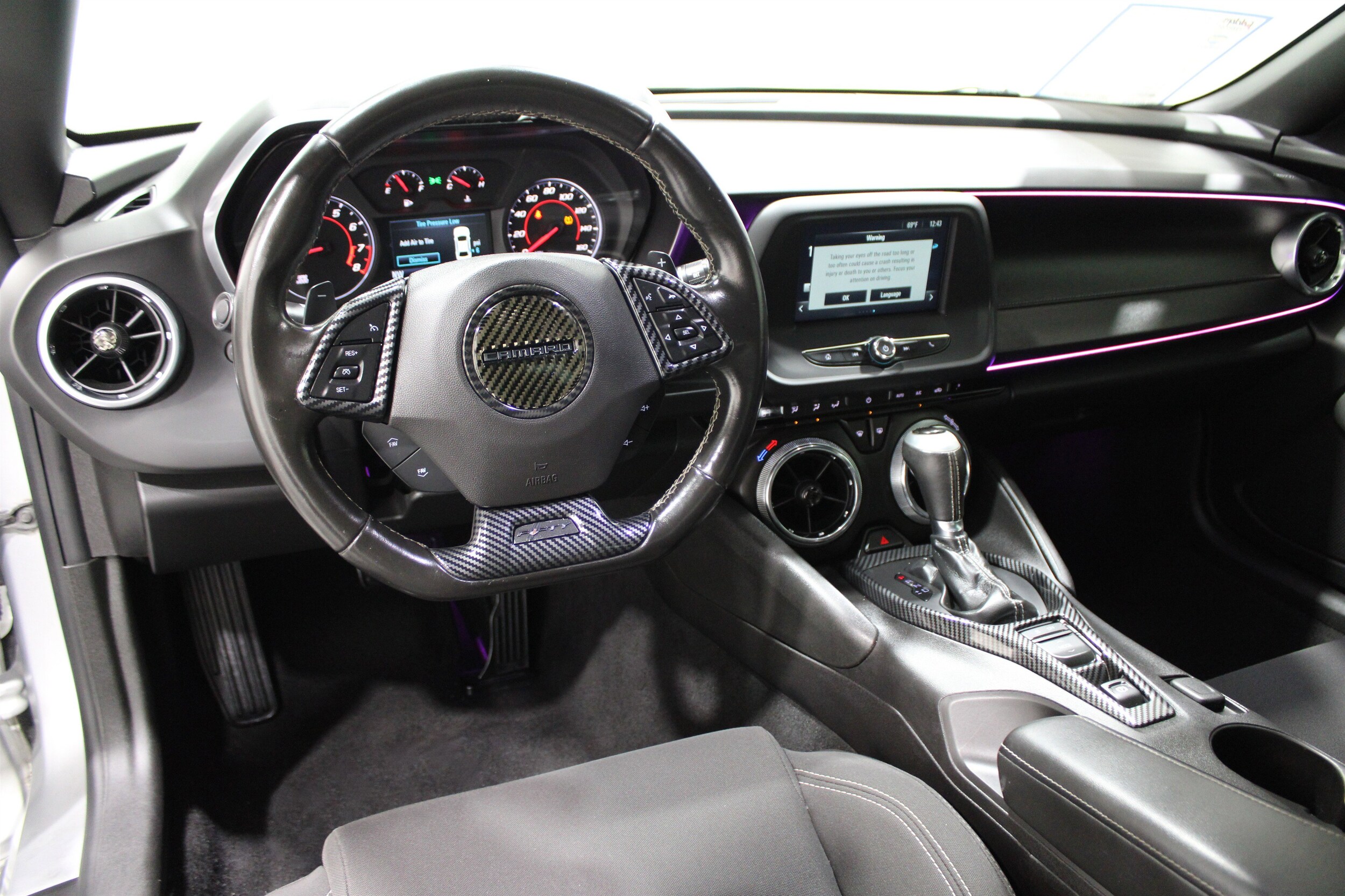 2017 Chevrolet Camaro 1LT photo 2