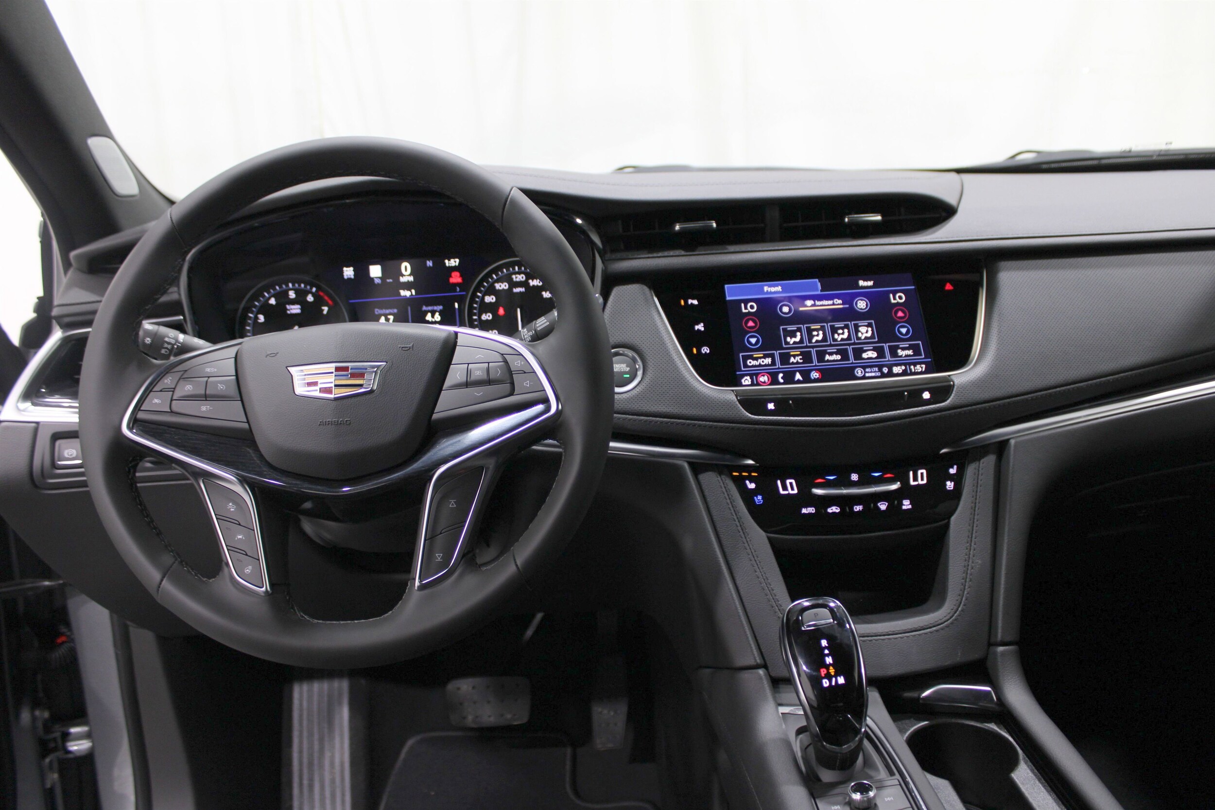 2025 Cadillac XT5 Premium Luxury photo 2