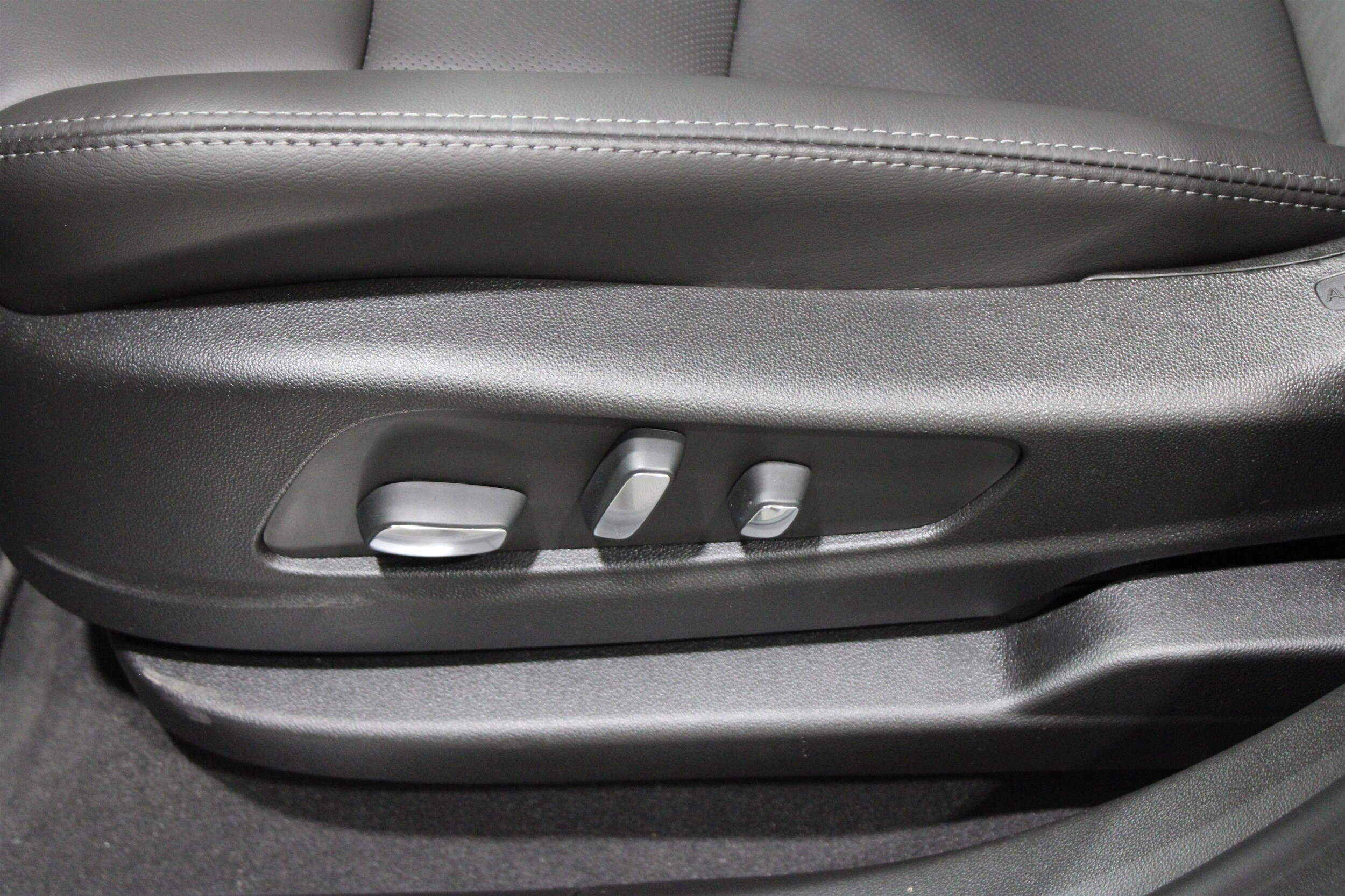 2025 Cadillac XT5 Premium Luxury photo 4