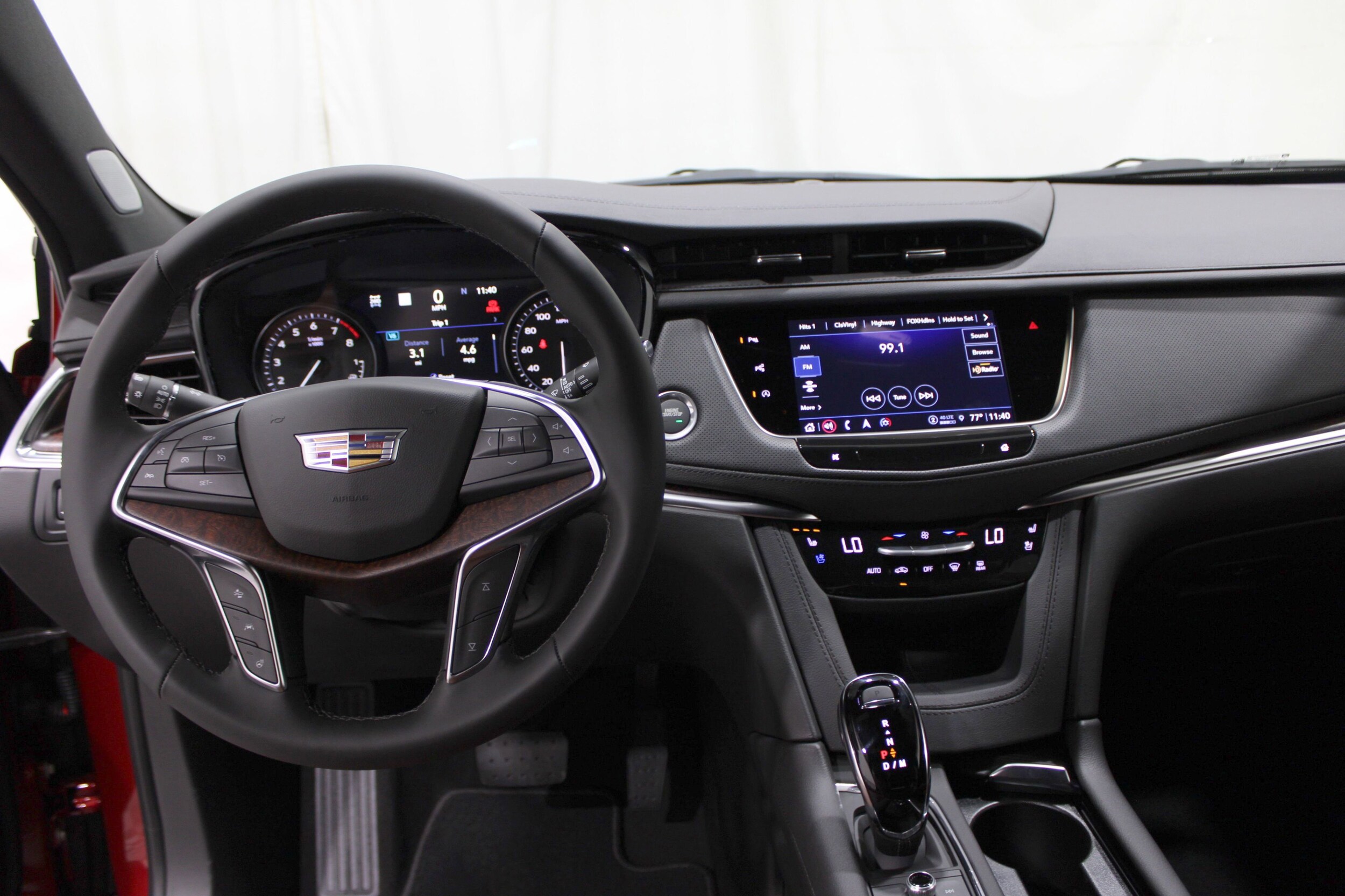 2025 Cadillac XT5 Premium Luxury photo 2