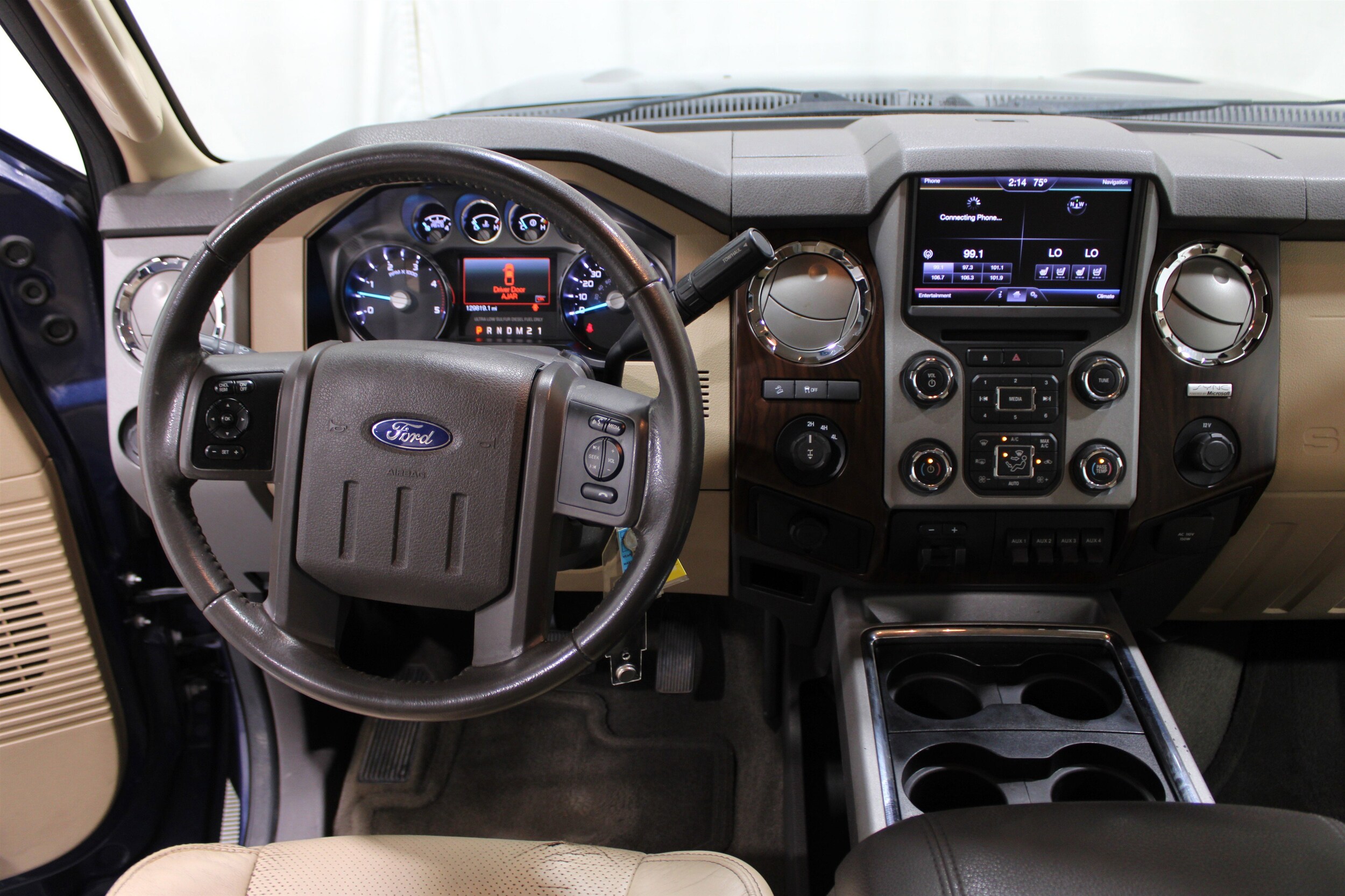 2013 Ford F-350 Lariat photo 2