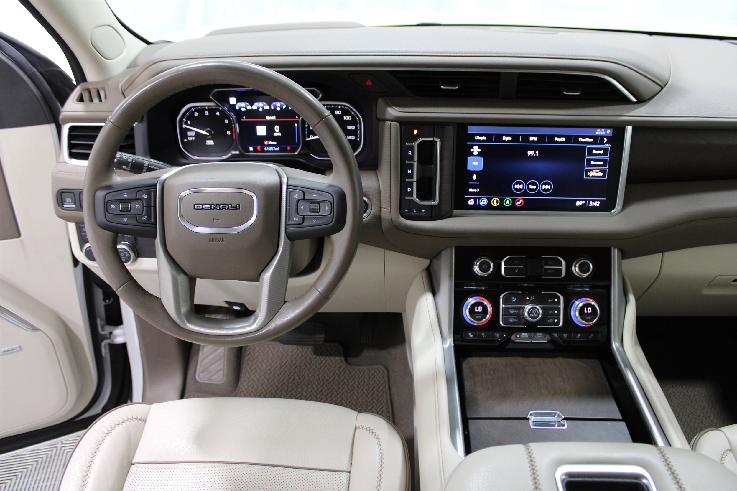 2021 Gmc Yukon XL Denali photo 2