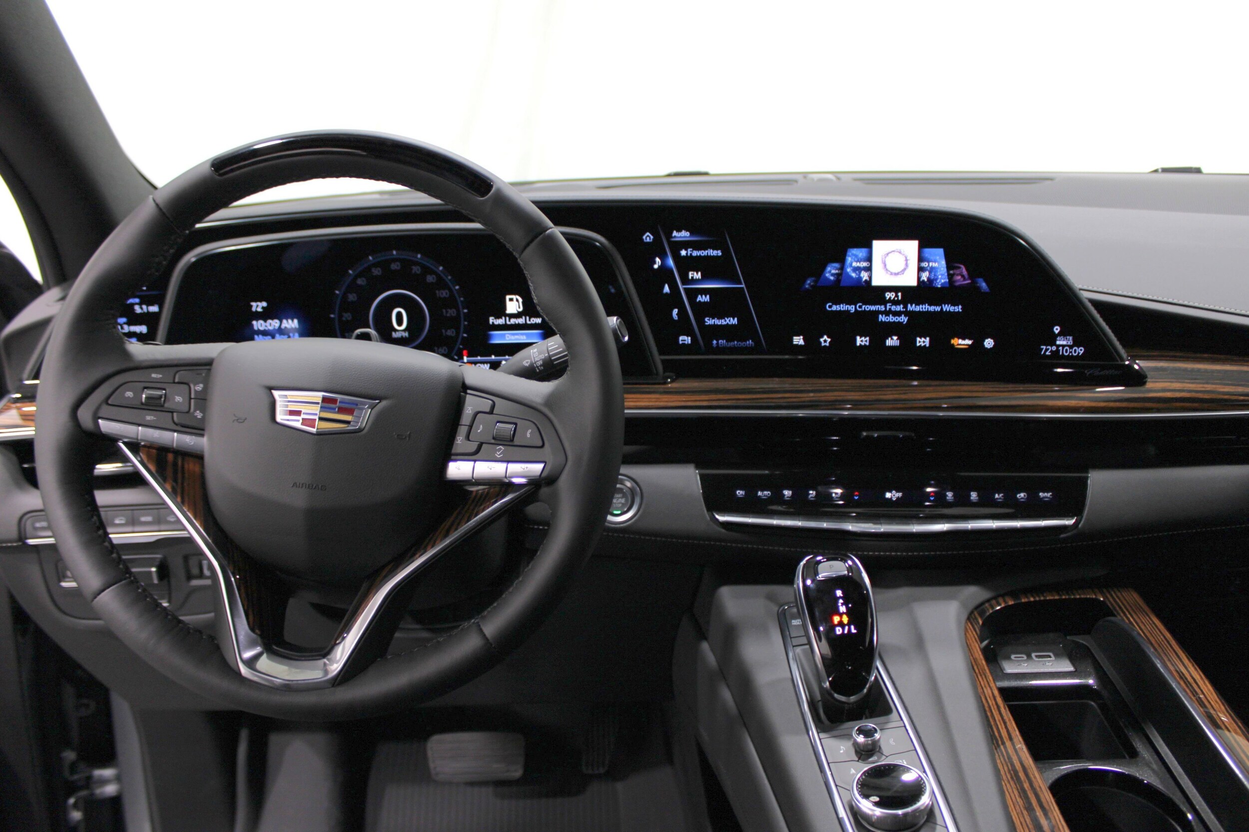 2024 Cadillac Escalade Premium Luxury photo 2