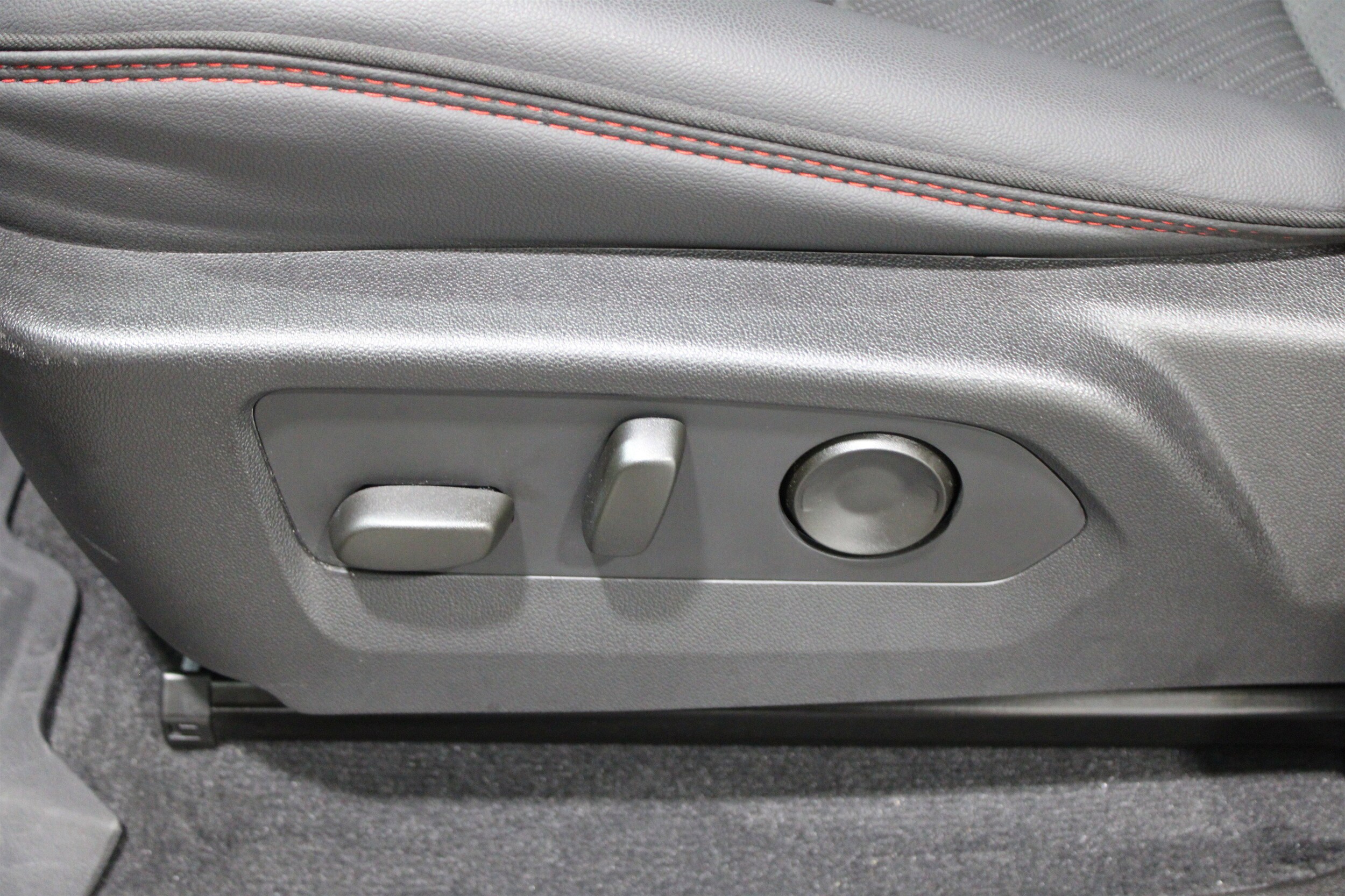 2024 Gmc Canyon AT4X photo 3