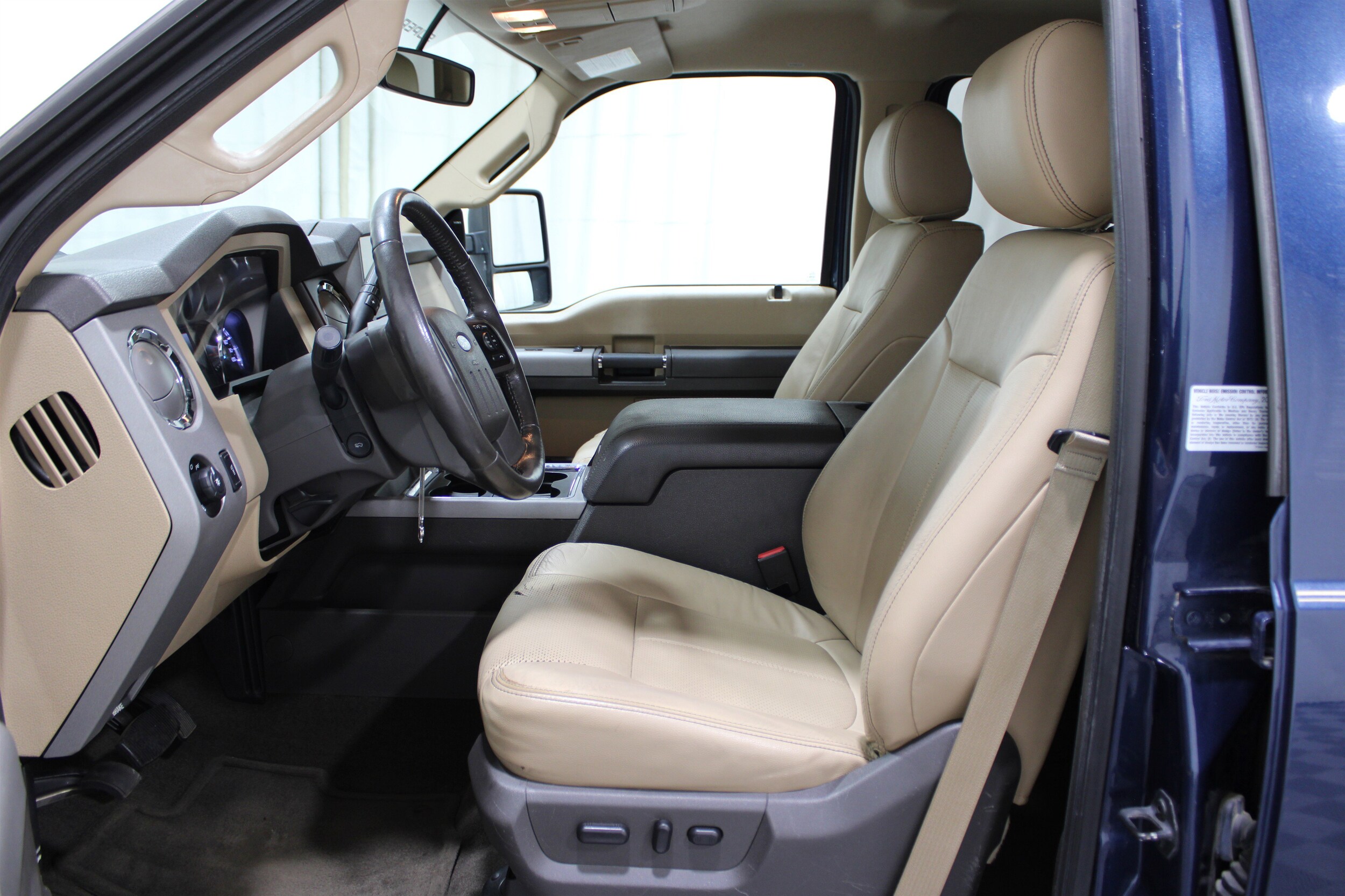 2013 Ford F-350 Lariat photo 3