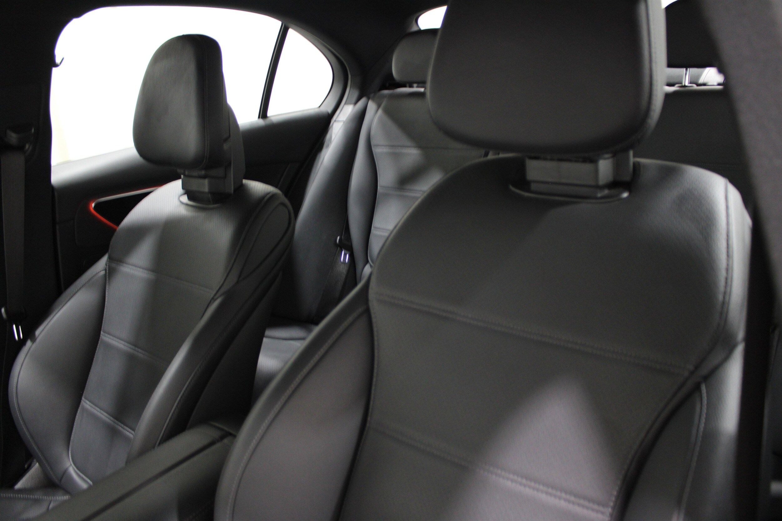 2024 Mercedes Benz C 300 photo 4