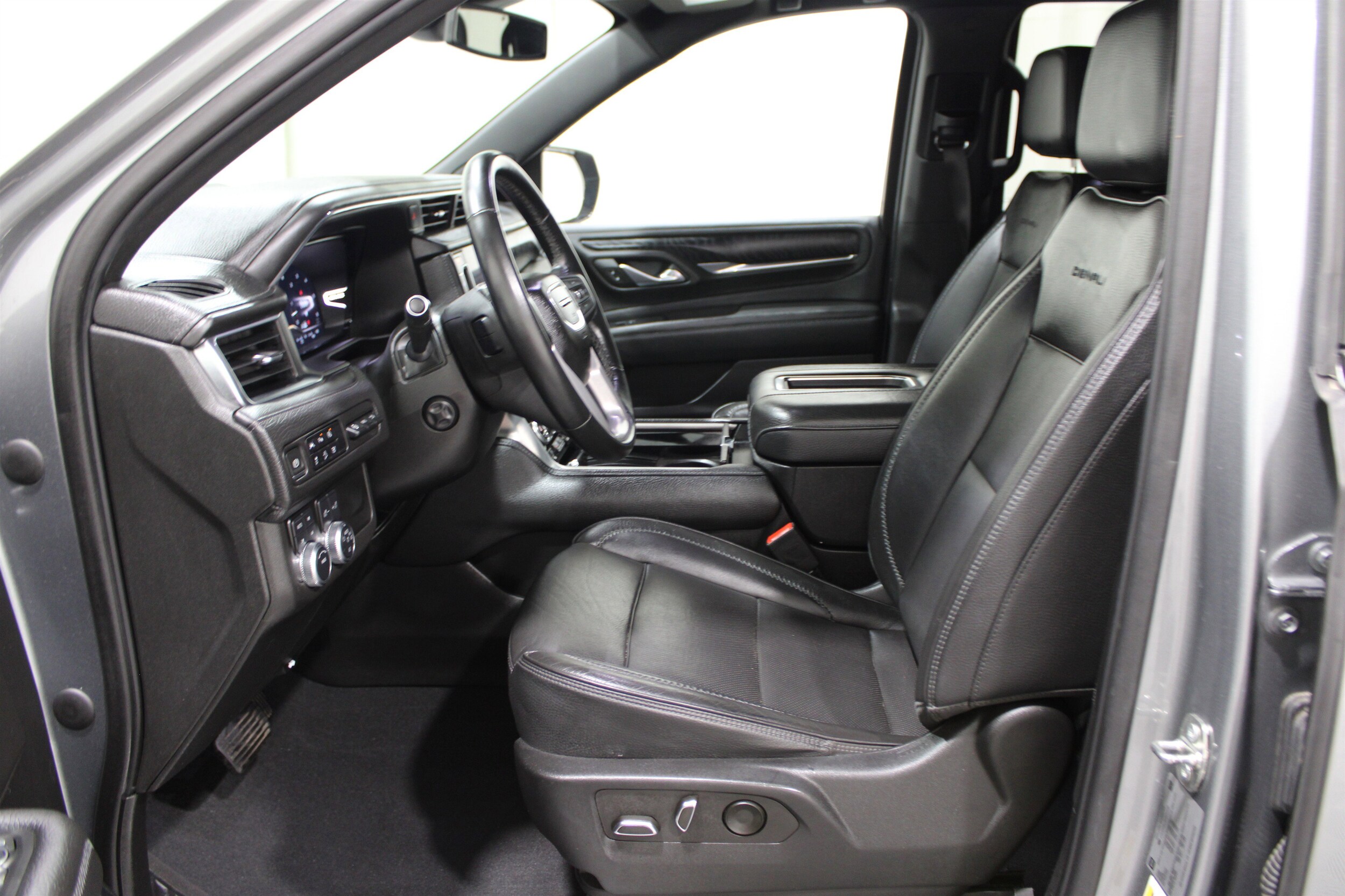 2023 Gmc Yukon Denali photo 3