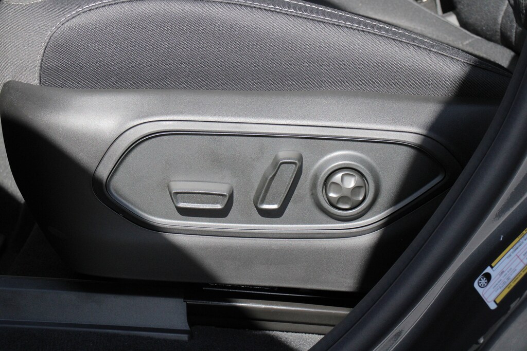 New 2025 Jeep Grand Cherokee Laredo Sport Utility