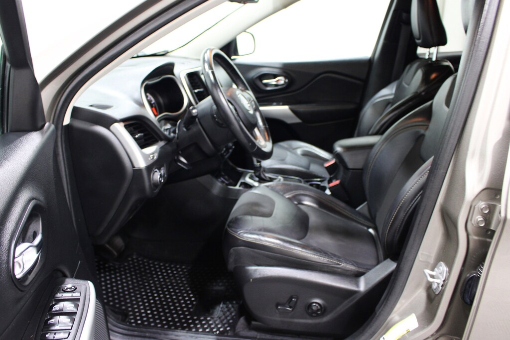 Used 2018 Jeep Cherokee Latitude Plus FWD SUV