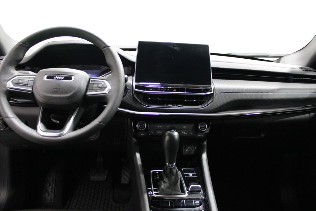 Used 2025 Jeep Compass Latitude SUV