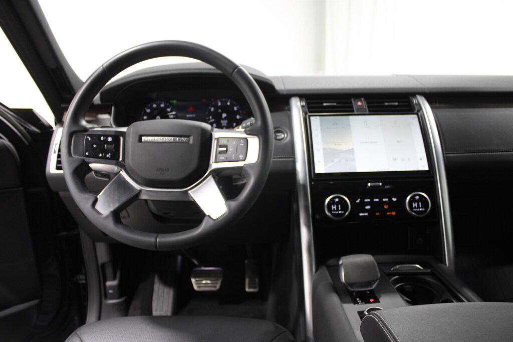 Used 2024 Land Rover Discovery P360 Dynamic SE SUV