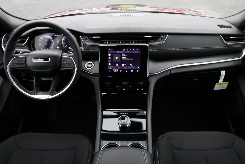 New 2025 Jeep Grand Cherokee L Laredo Sport Utility